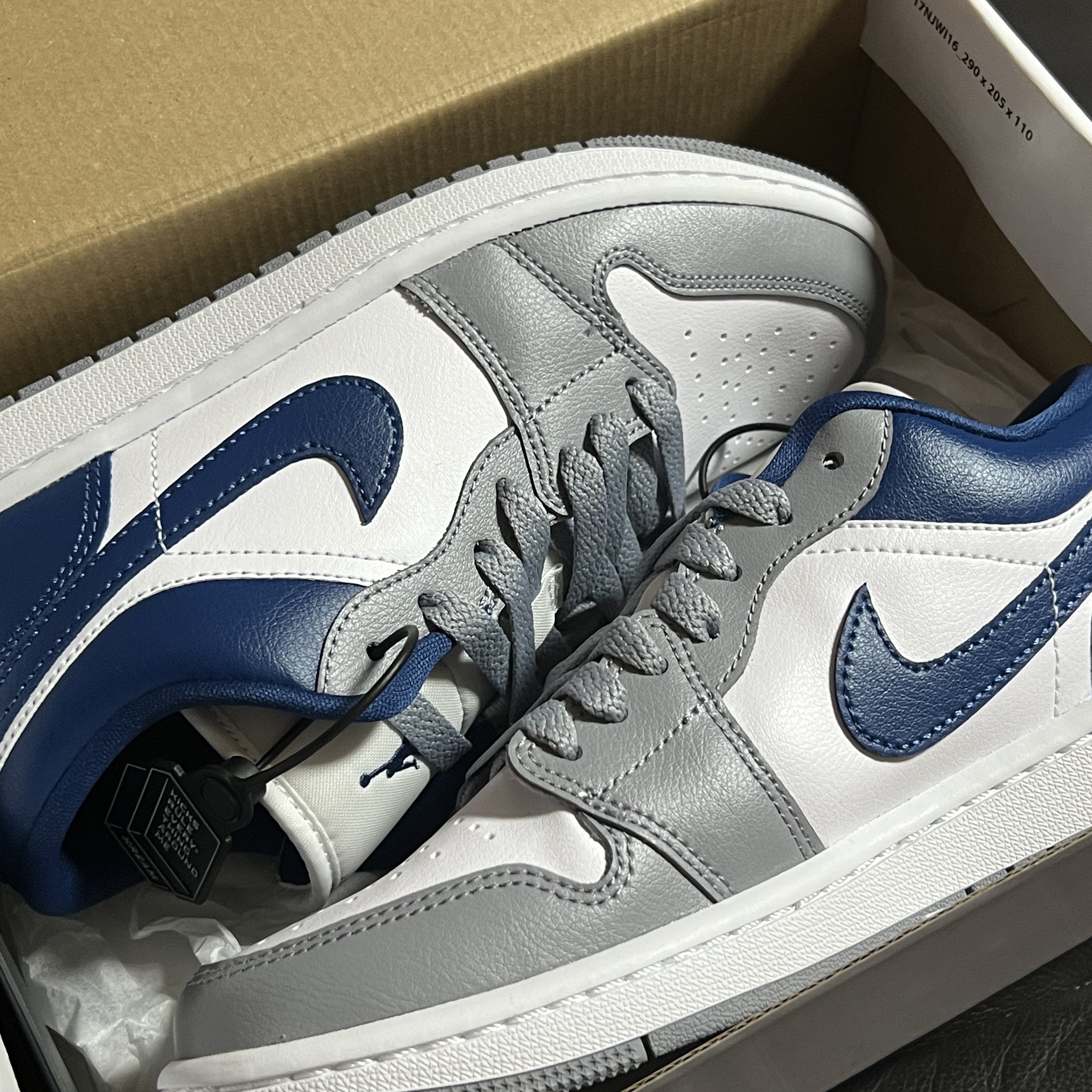 (W) Jordan 1 Low White Grey Blue 착용 스타일 - 1