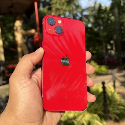 Apple iPhone 13 512GB Red (Korean Ver.) 착용 스타일