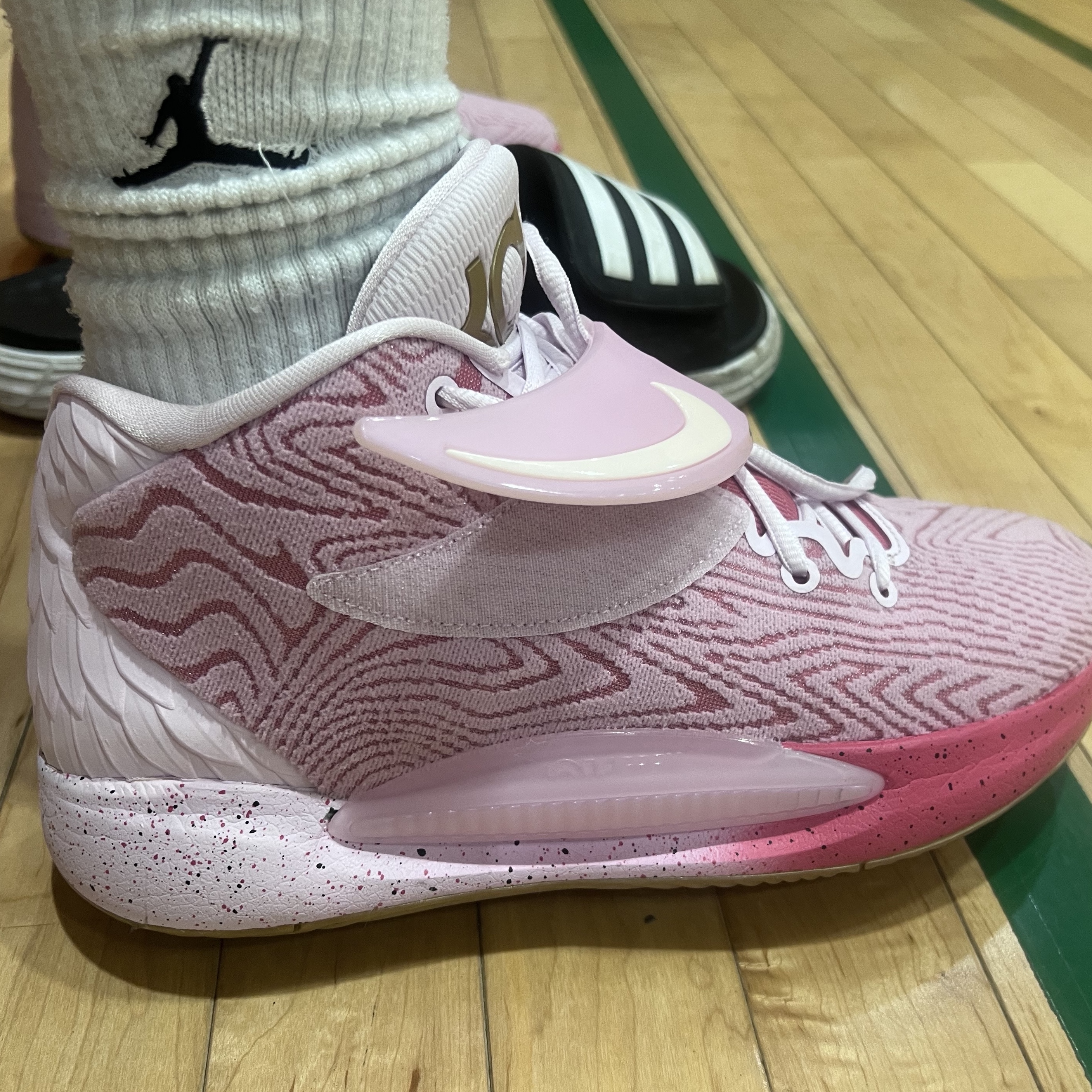 Nike KD 14 Seasonal EP Legal Pink 착용 스타일