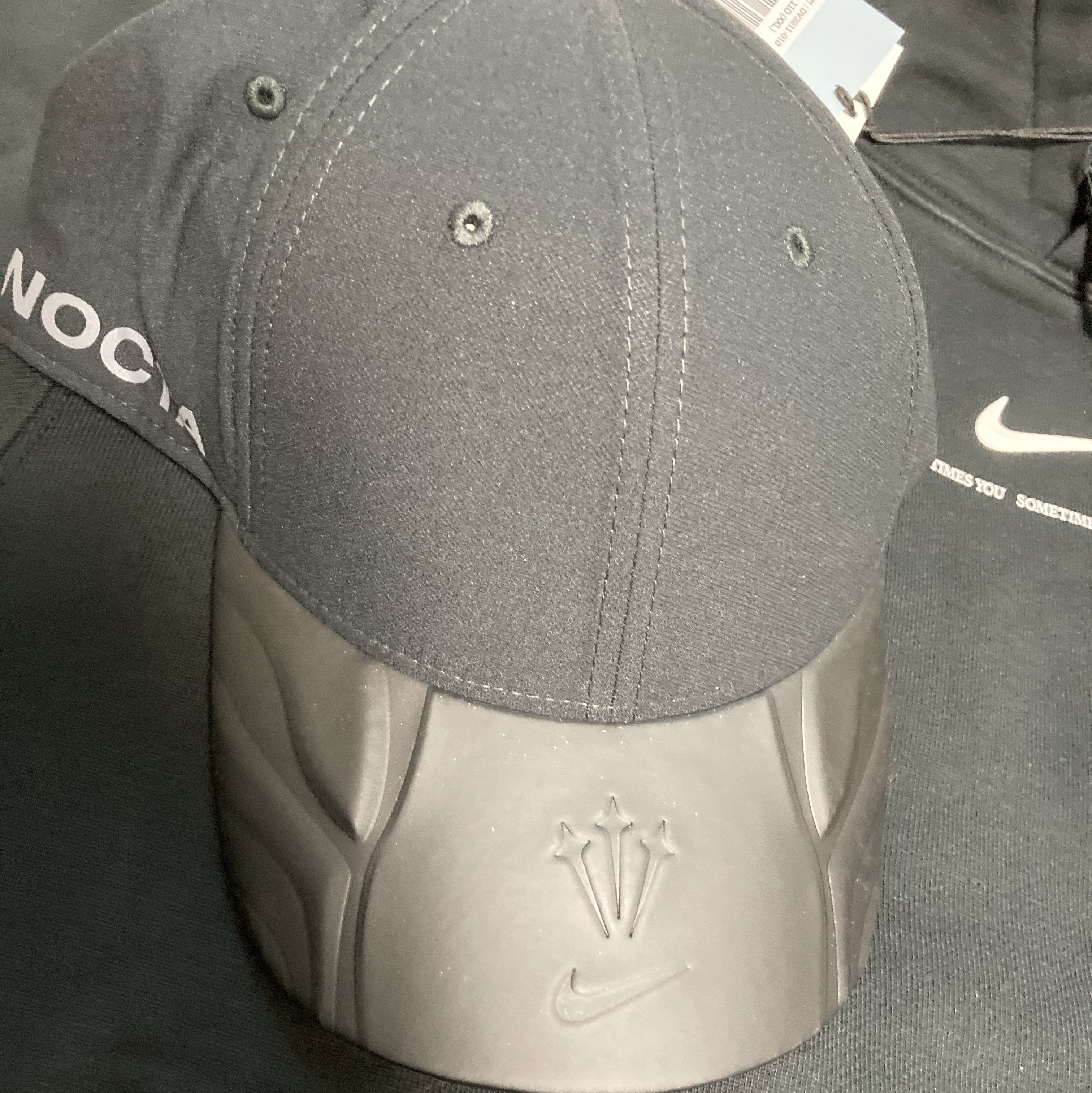 Nike x Drake Nocta NRG Legacy 91 Cap Black, Nike x Drake Nocta NRG Essential Fleece Hoodie Black - Asia 착용 스타일
