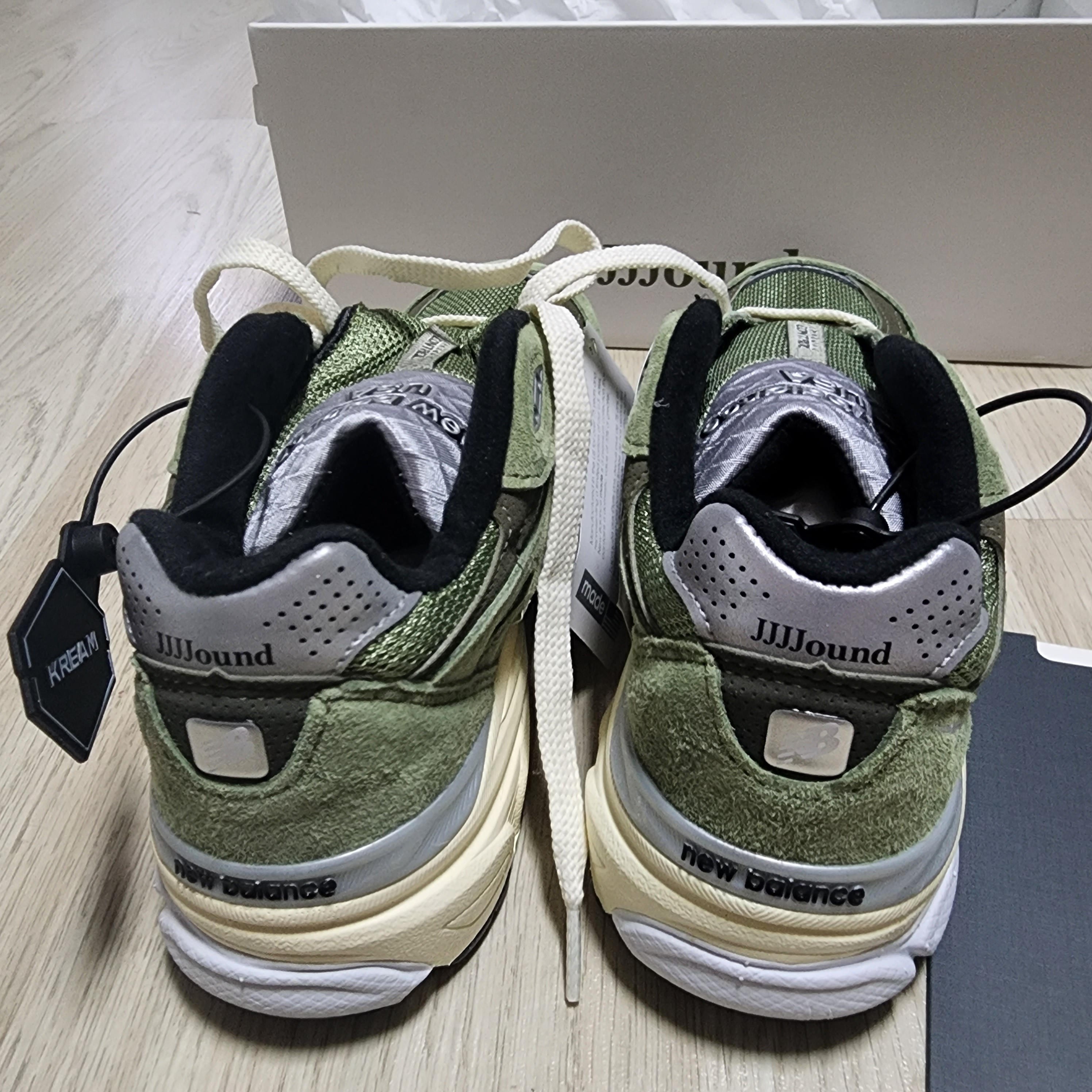 New Balance x JJJJound 990v3 Olive 착용 스타일 - 2