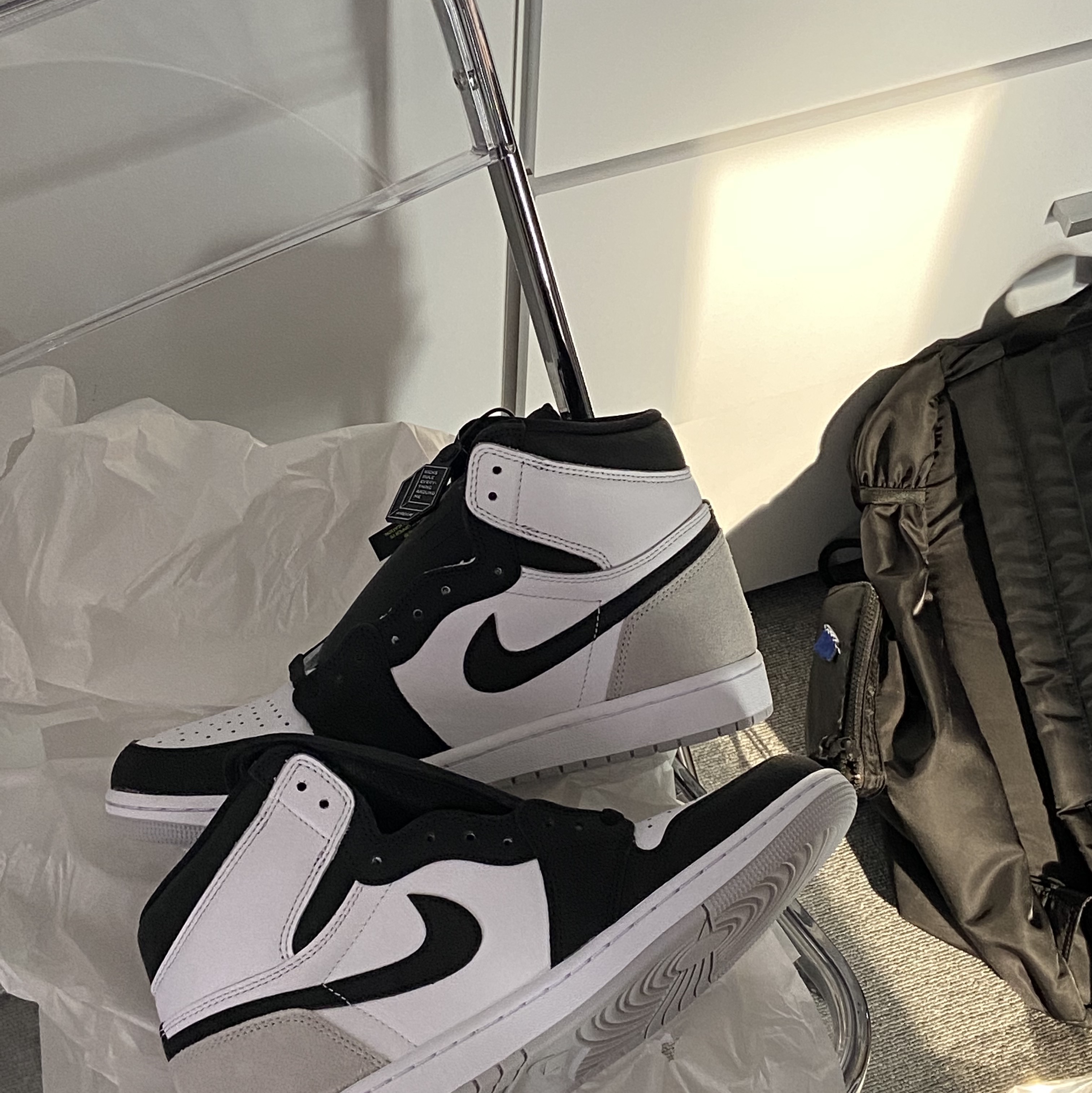 Jordan 1 Retro High OG Bleached Coral 착용 스타일