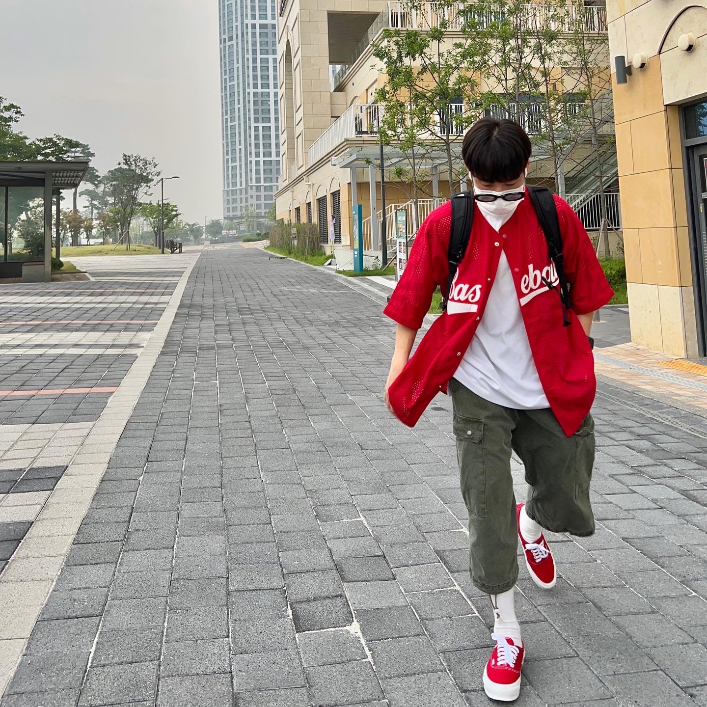 Vans Vault OG Authentic LX Red 착용 스타일 - 3