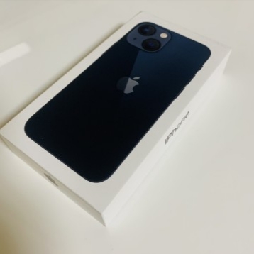 Apple iPhone 13 128GB Midnight (Korean Ver.) 착용 스타일