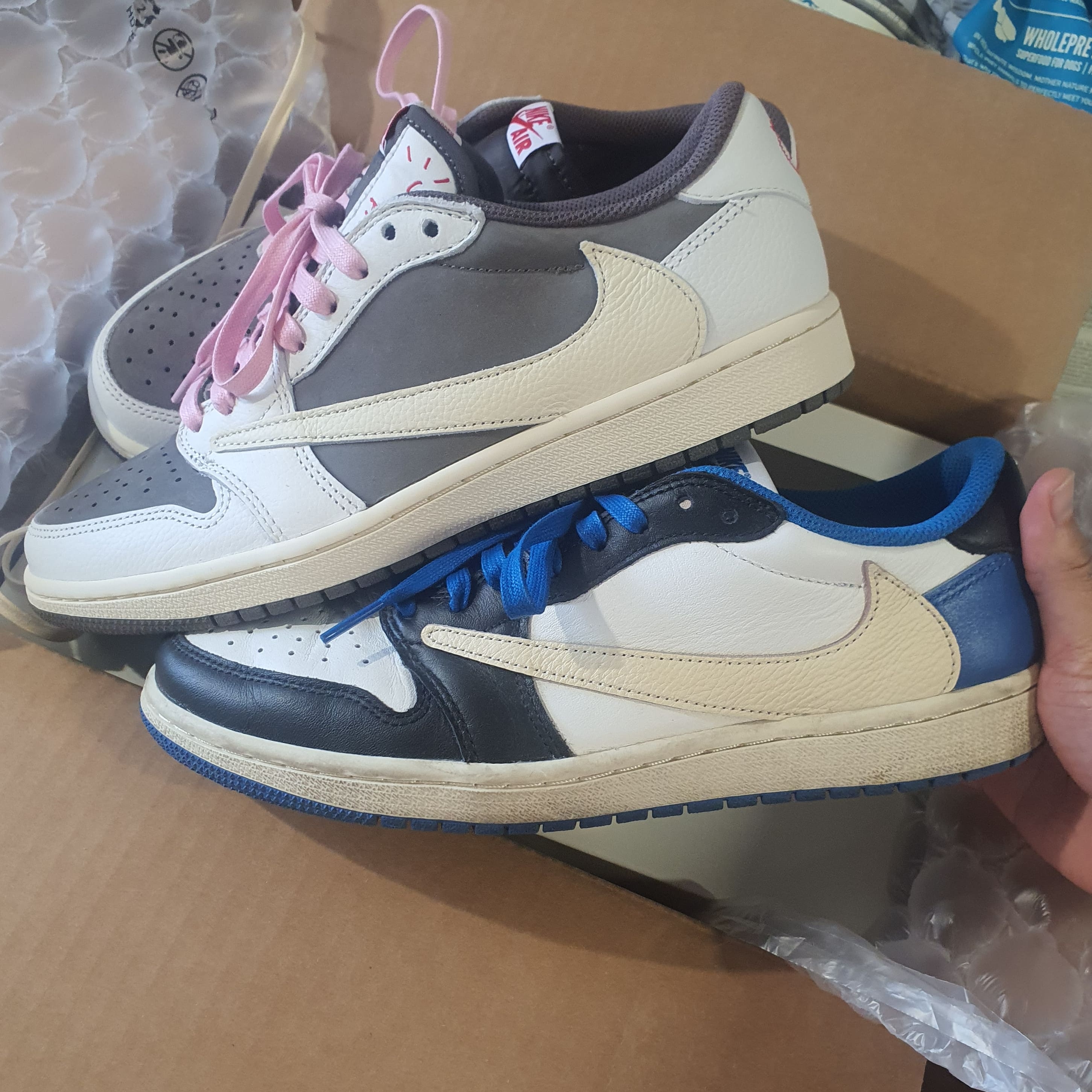 Jordan 1 x Travis Scott x Fragment Retro Low OG SP Military Blue, Jordan 1 x Travis Scott Retro Low OG SP Sail and Ridgerock 착용 스타일