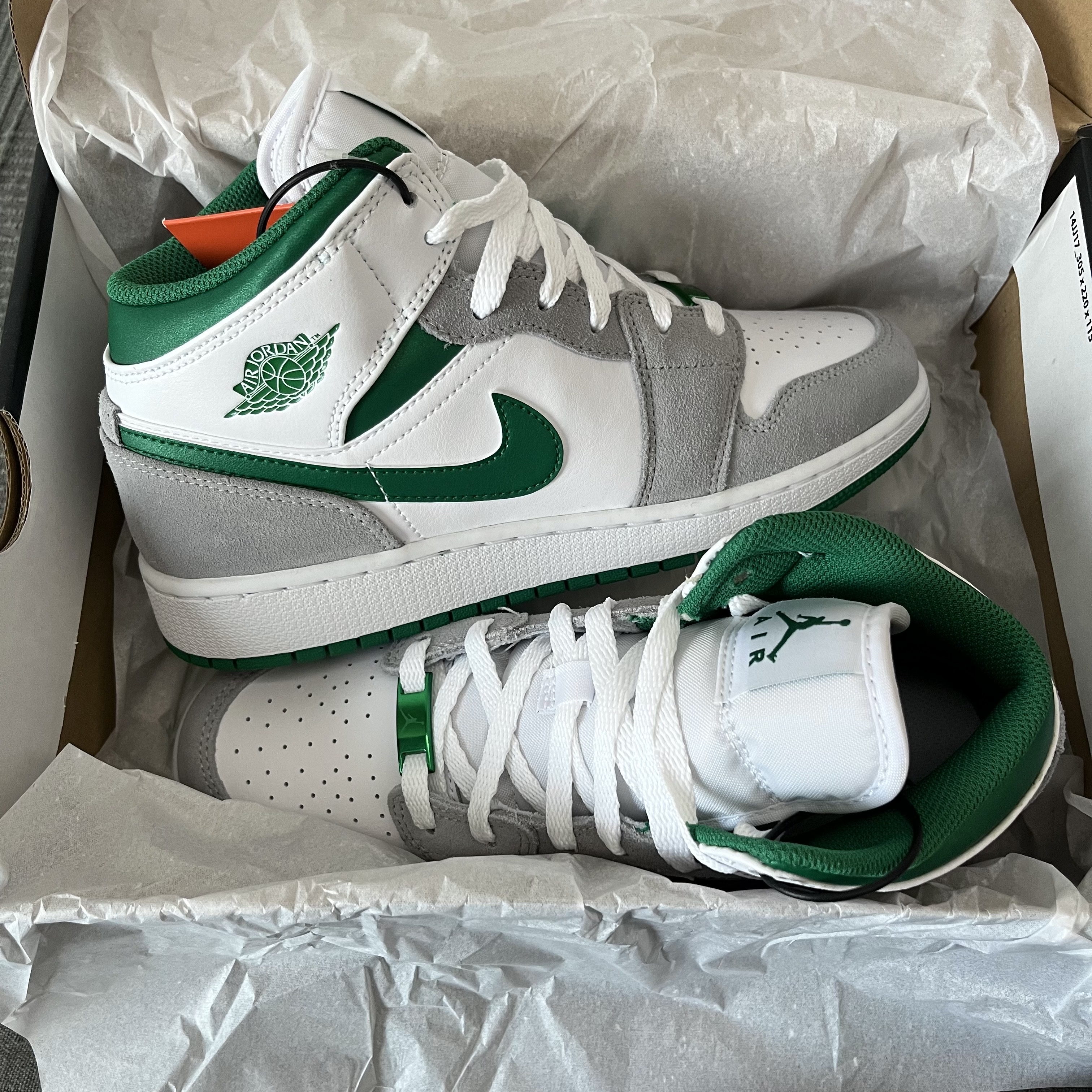 (GS) Jordan 1 Mid SE Pine Green Light Smoke Grey 착용 스타일
