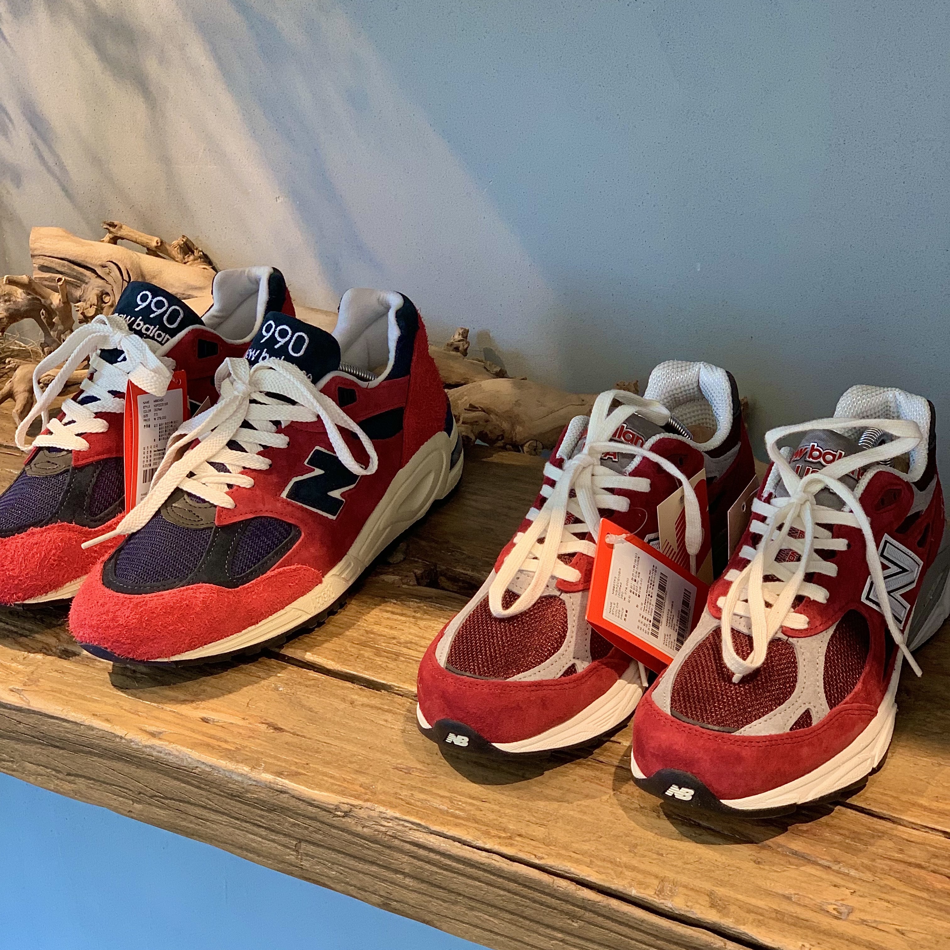 New Balance 990v3 Made in USA Scarlet Marblehead, New Balance 990v2 Made in USA Chrysanthemum Navy 착용 스타일 - 4