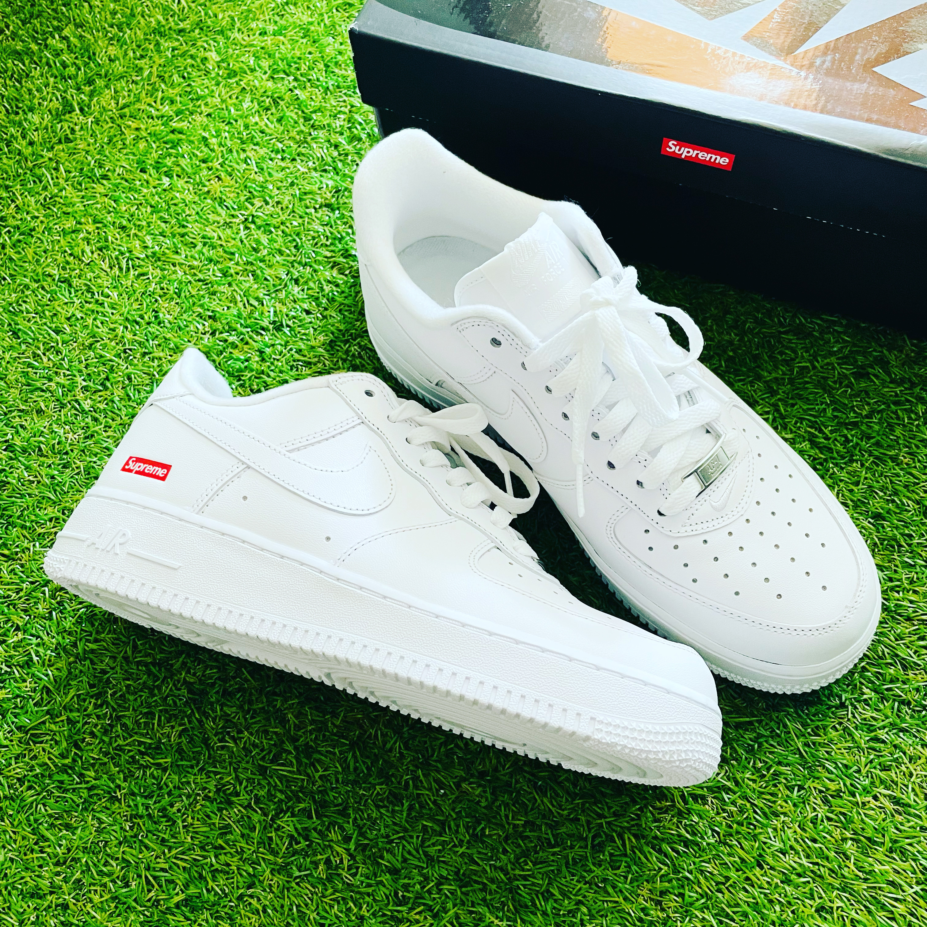 Nike x Supreme Air Force 1 Low White 착용 스타일