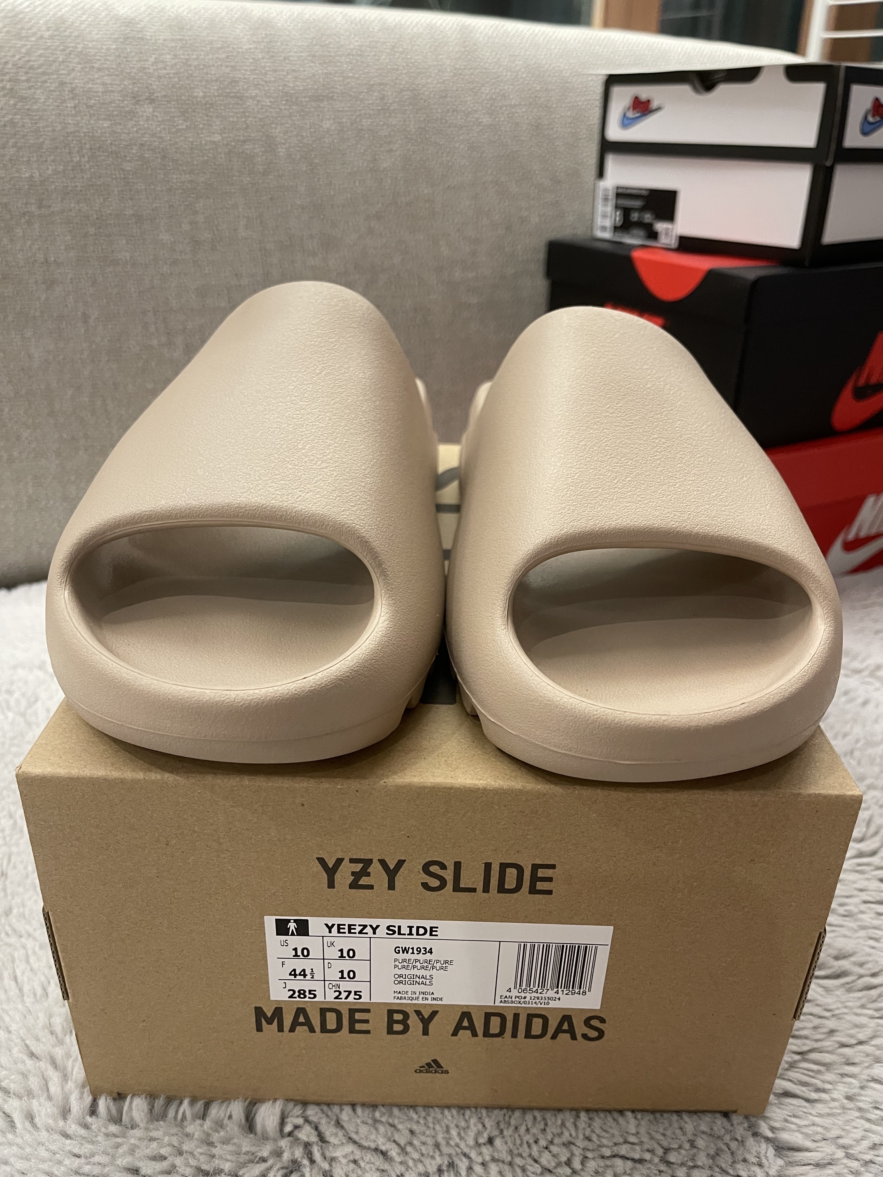 Adidas Yeezy Slide Onyx, Adidas Yeezy Slide Pure - Re-Release Ver. 착용 스타일 - 3