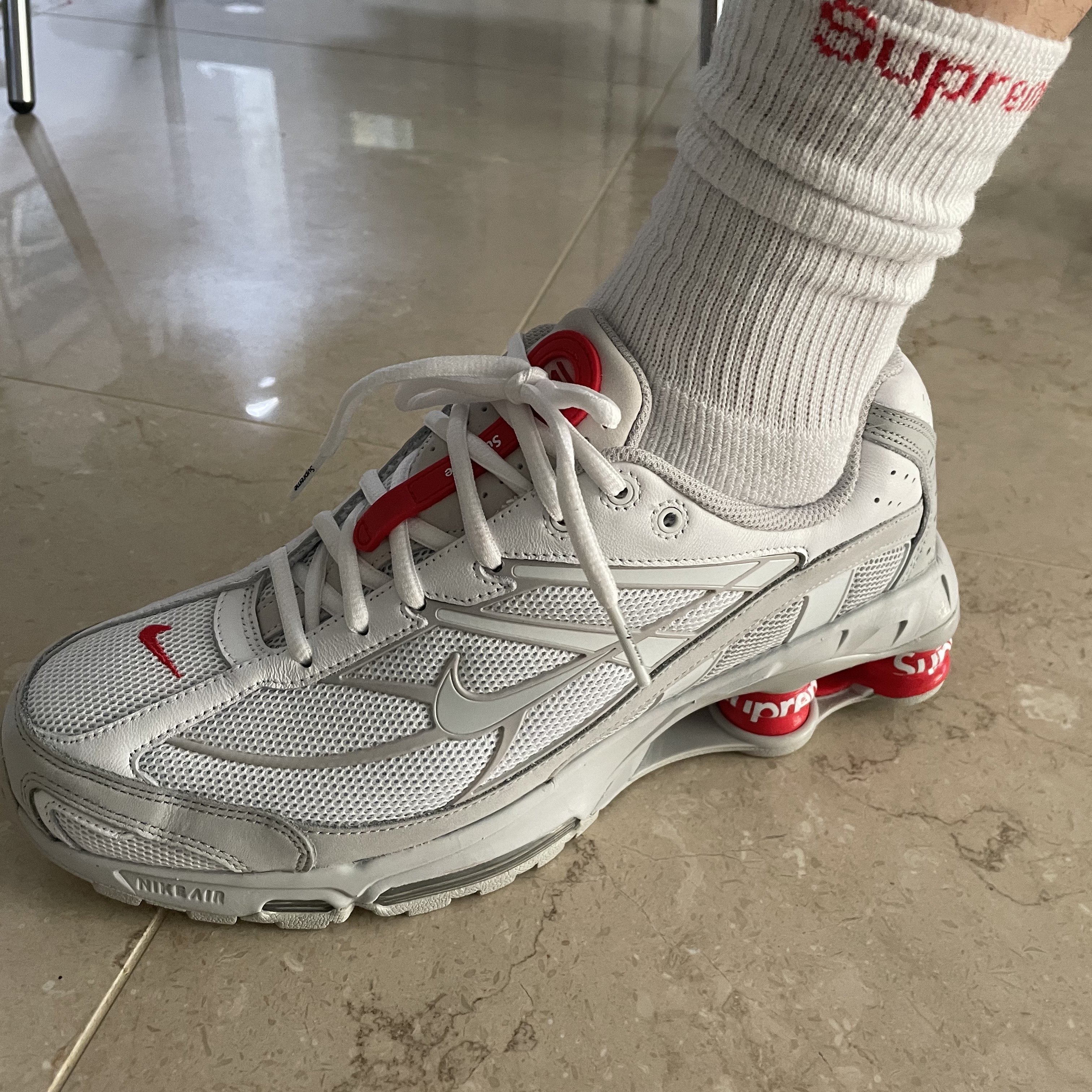 Nike x Supreme Shox Ride 2 SP White, Nike x Supreme Shox Ride 2 SP Black 착용 스타일 - 1