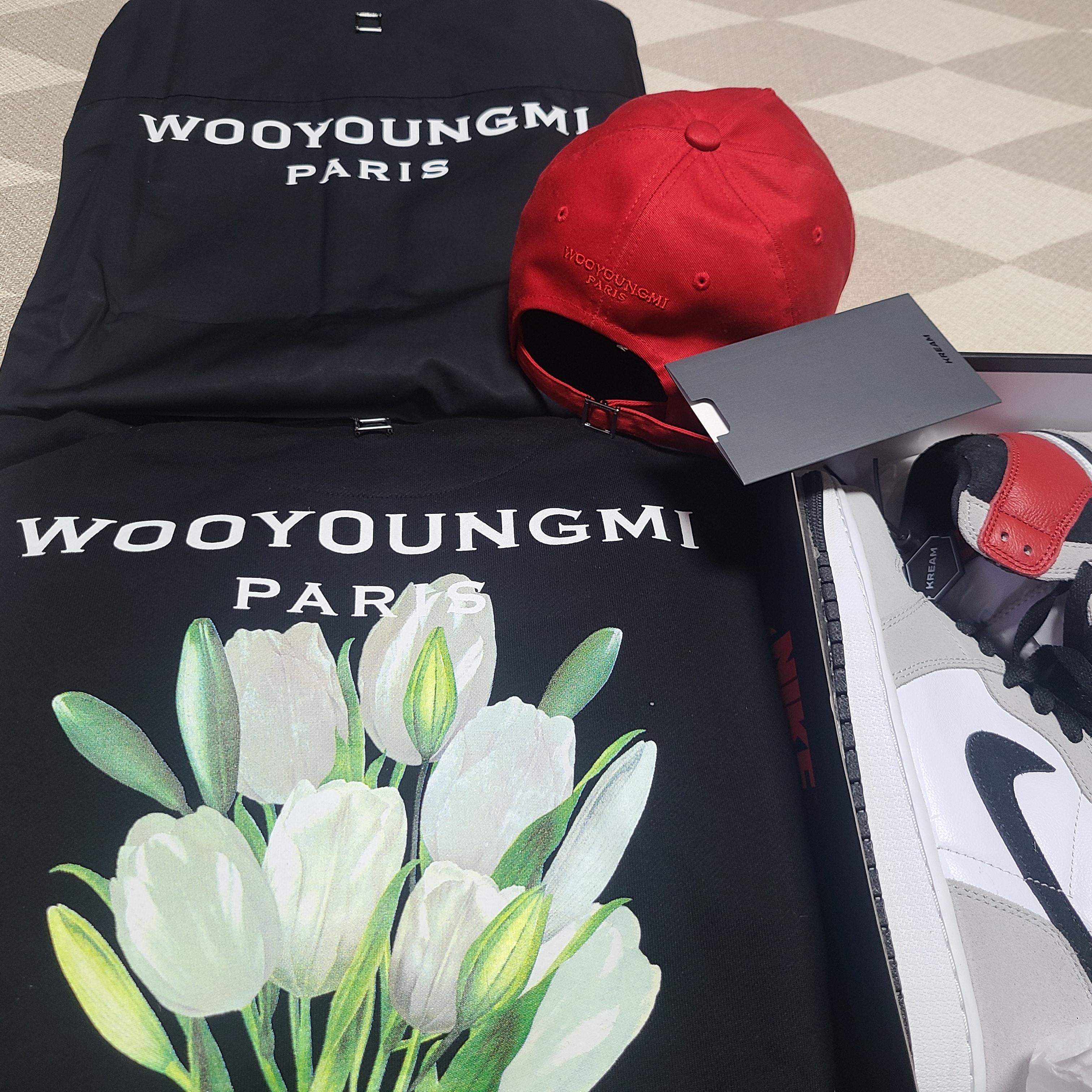 Wooyoungmi Back Logo Shirt Black - 22SS, Wooyoungmi Flower Print Back Logo Hoodie Black - 22SS 착용 스타일