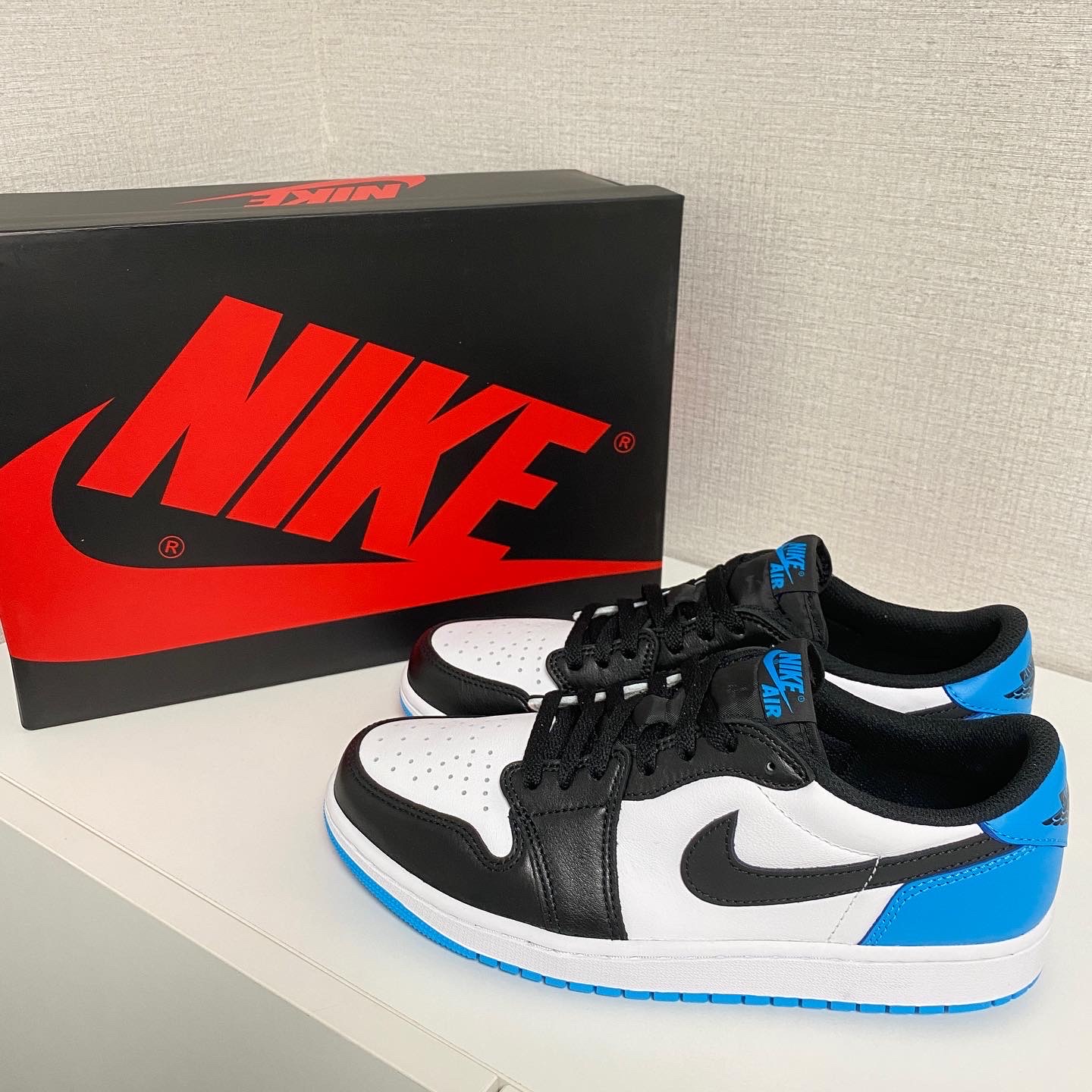 Jordan 1 Retro Low OG Black and Dark Powder Blue, (W) Jordan 1 Retro Low OG Black and Dark Powder Blue 착용 스타일 - 1