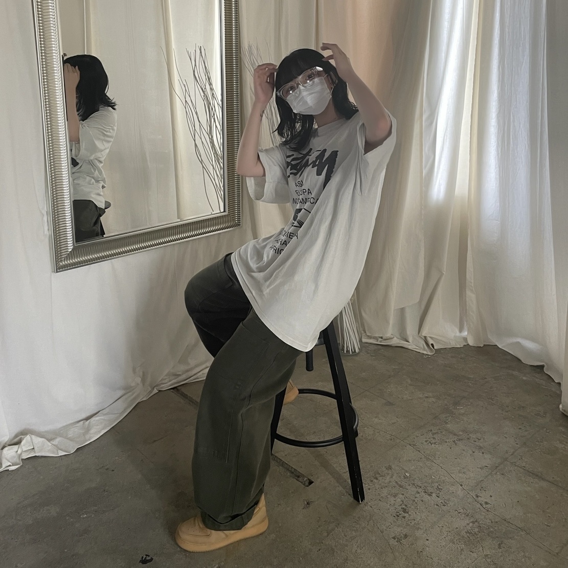 Nike Air Force 1 '07 WB Flax, Stussy World Tour T-Shirt White 착용 스타일 - 1