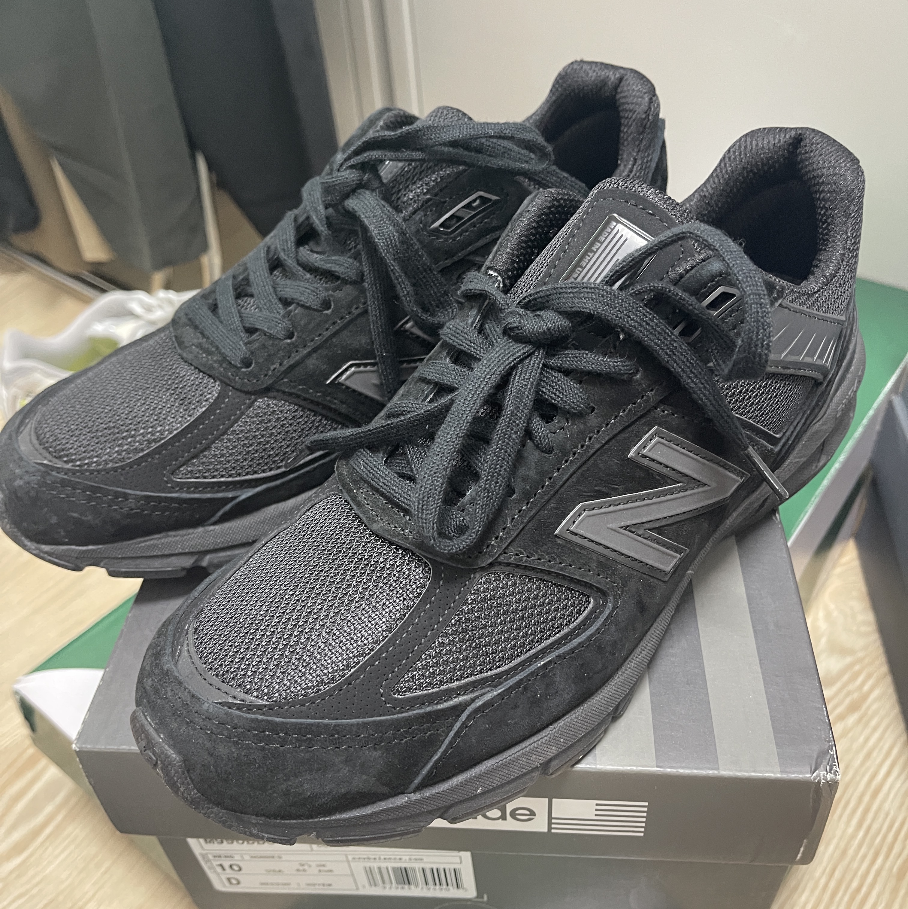 New Balance 990v5 Made in USA Triple Black - D Standard 착용 스타일