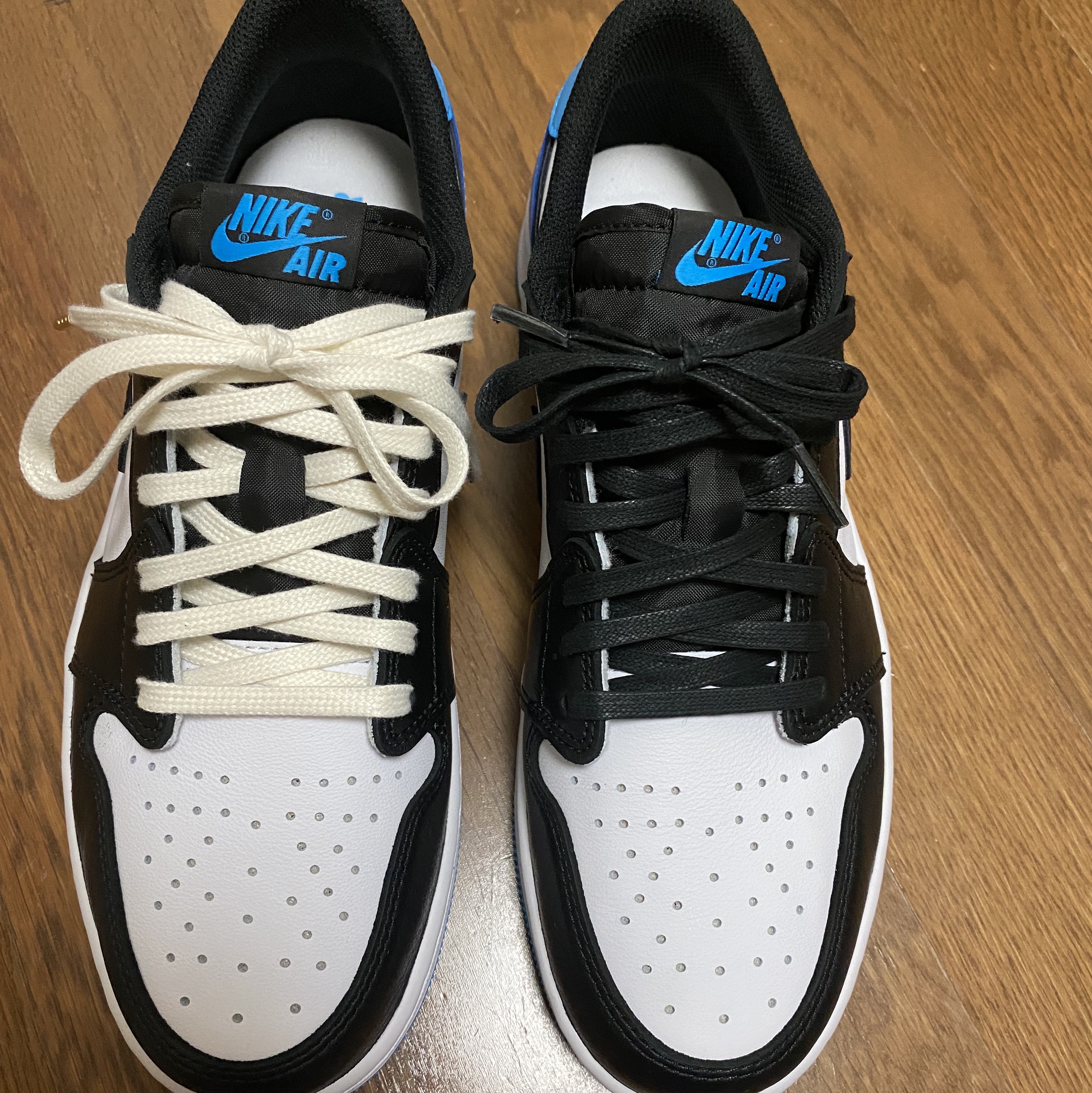 Jordan 1 Retro Low OG Black and Dark Powder Blue 착용 스타일 - 2