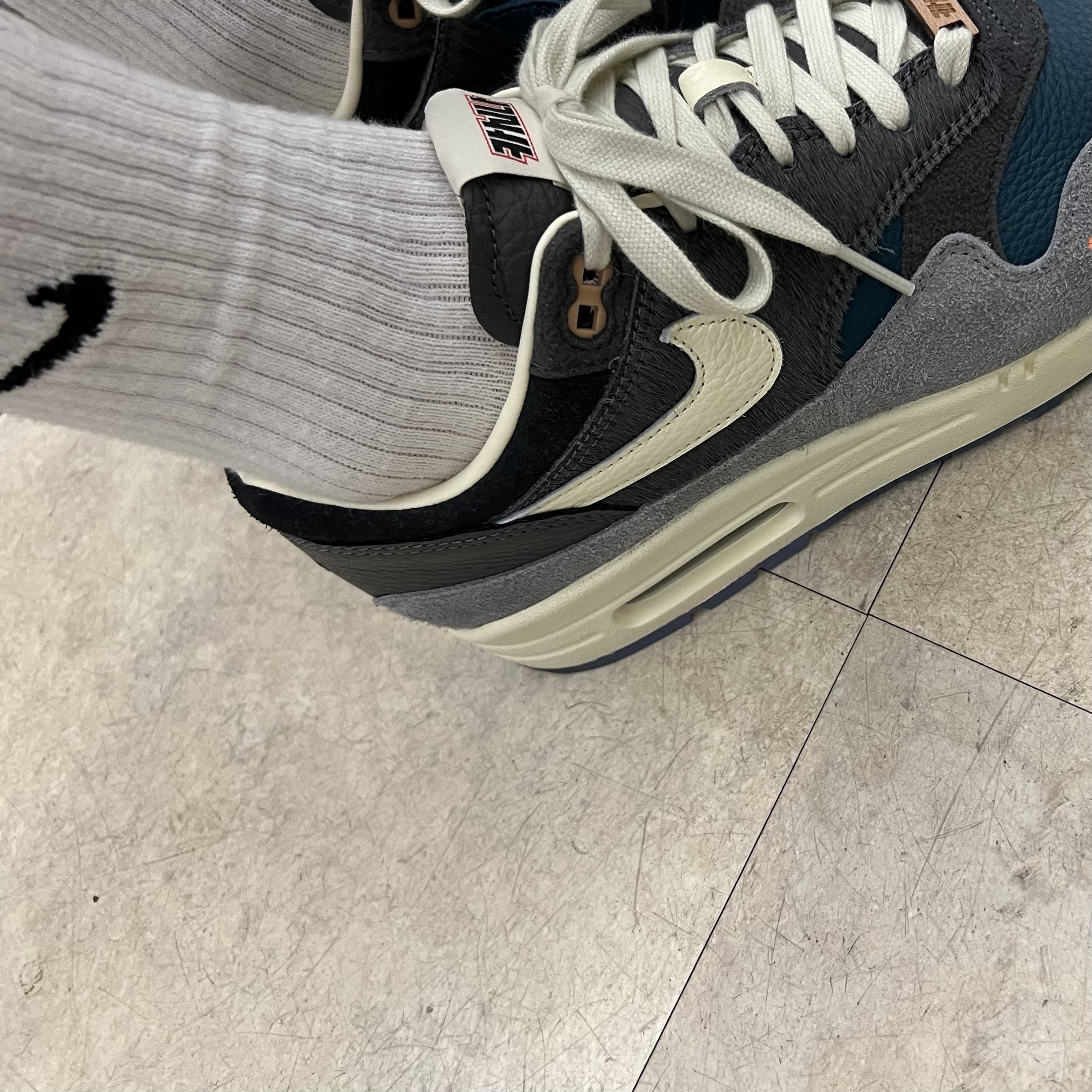 Nike x Kasina Air Max 1 SP Won-Ang Particle Grey 착용 스타일