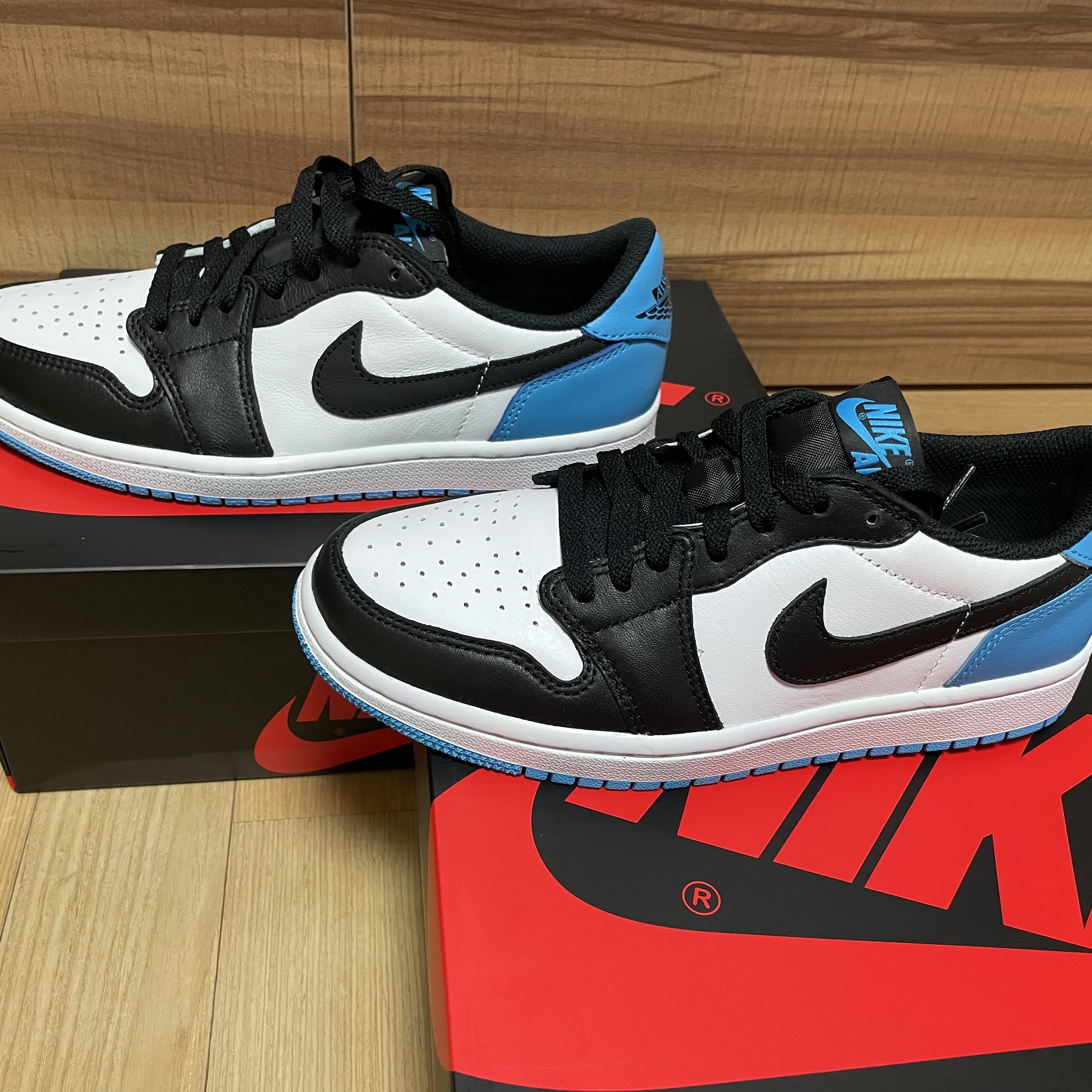 Jordan 1 Retro Low OG Black and Dark Powder Blue, (W) Jordan 1 Retro Low OG Black and Dark Powder Blue 착용 스타일