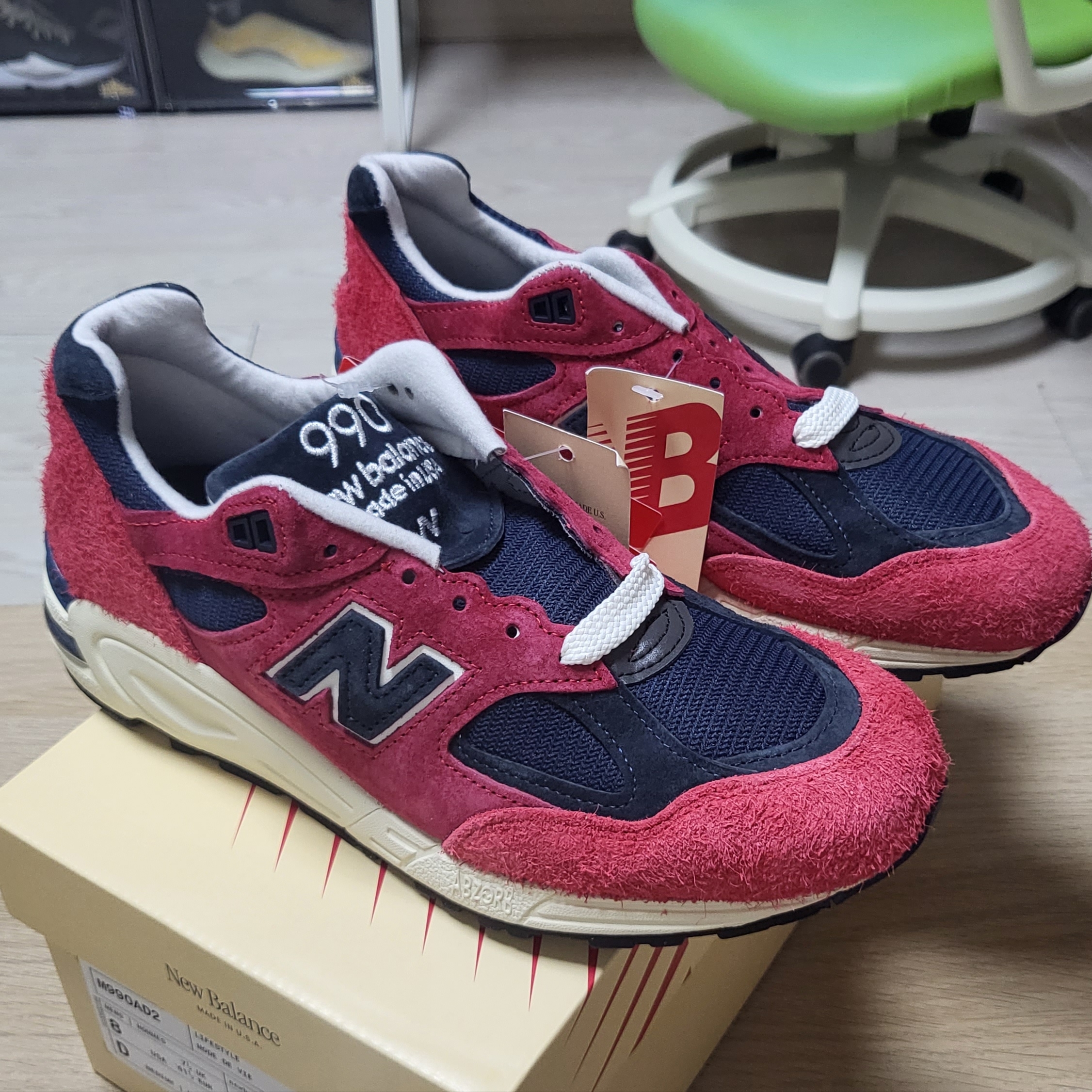 New Balance 990v2 Made in USA Chrysanthemum Navy 착용 스타일 - 2