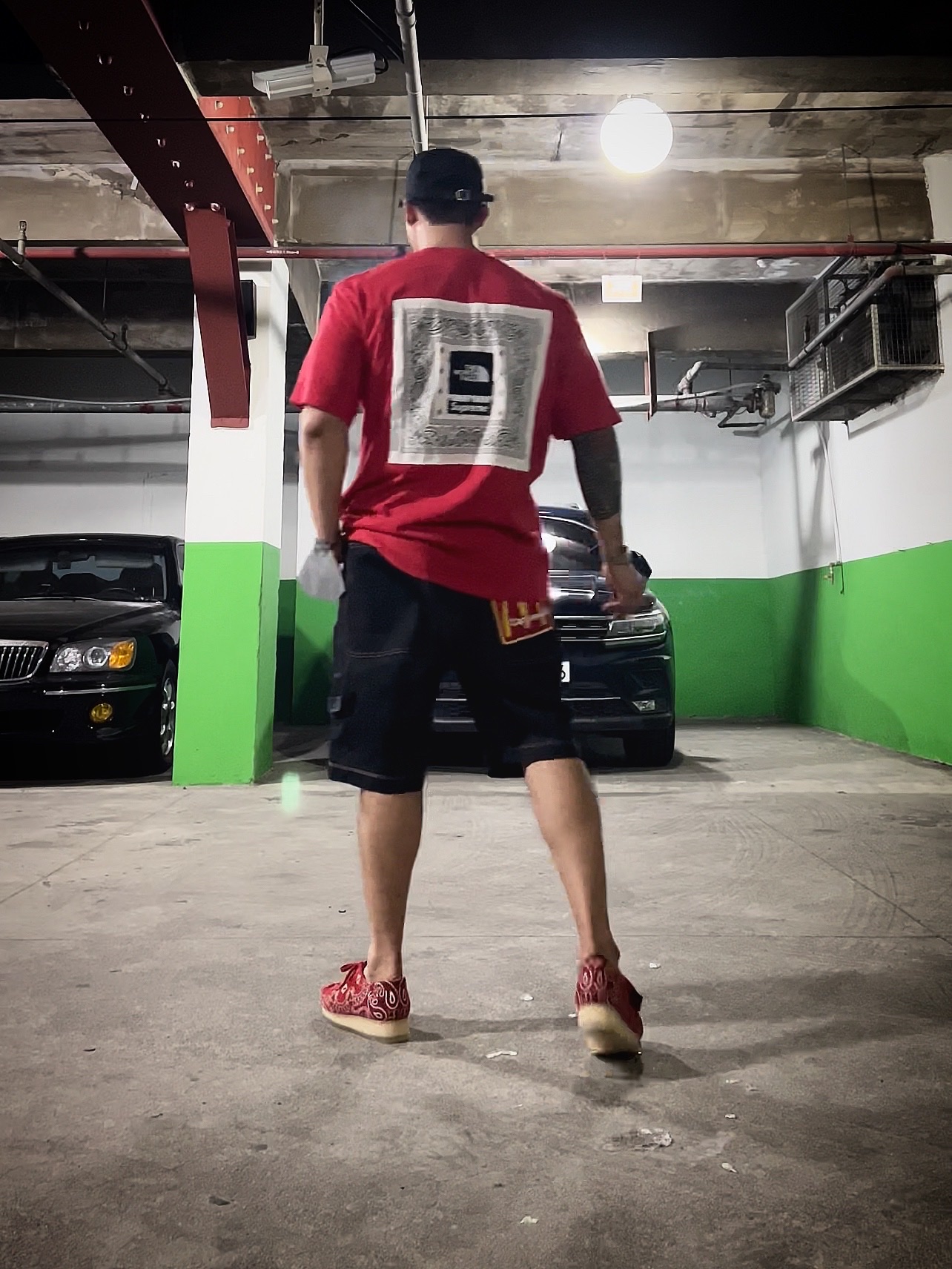 Supreme x The North Face Bandana T-Shirt Red - 22SS, Clarks x Supreme Wallabee Bandana Red 착용 스타일 - 1