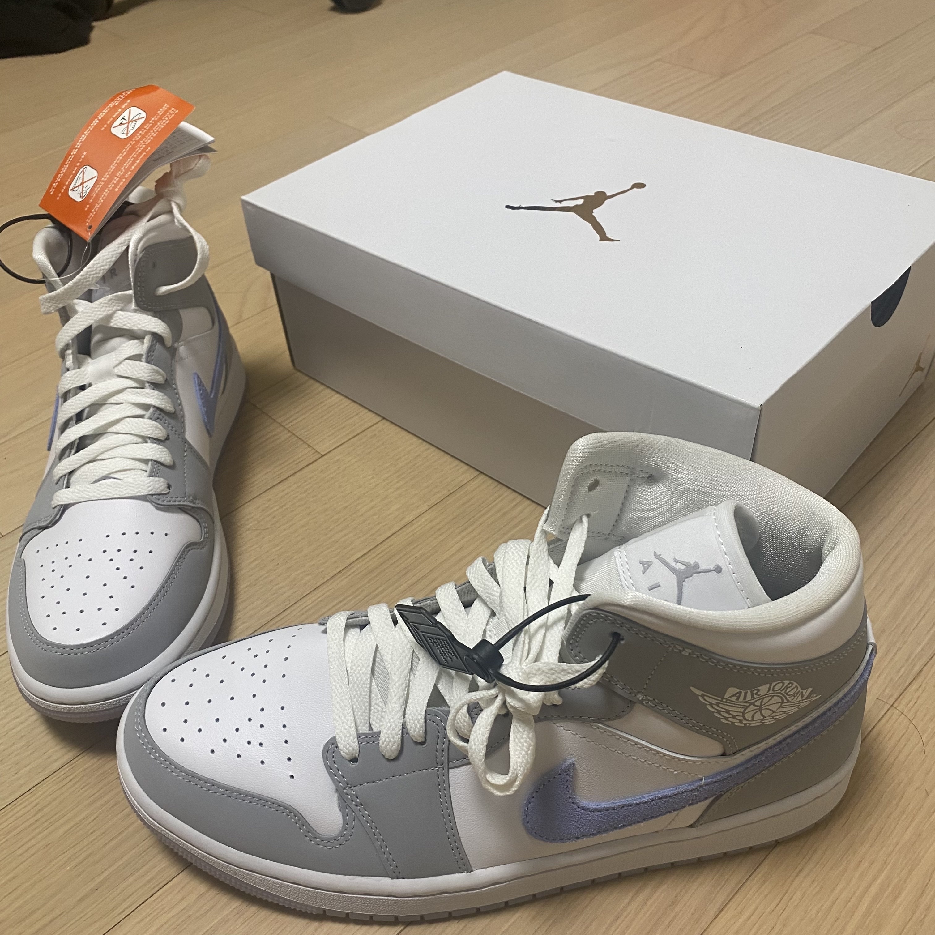 (W) Jordan 1 Mid Wolf Grey 착용 스타일 - 2