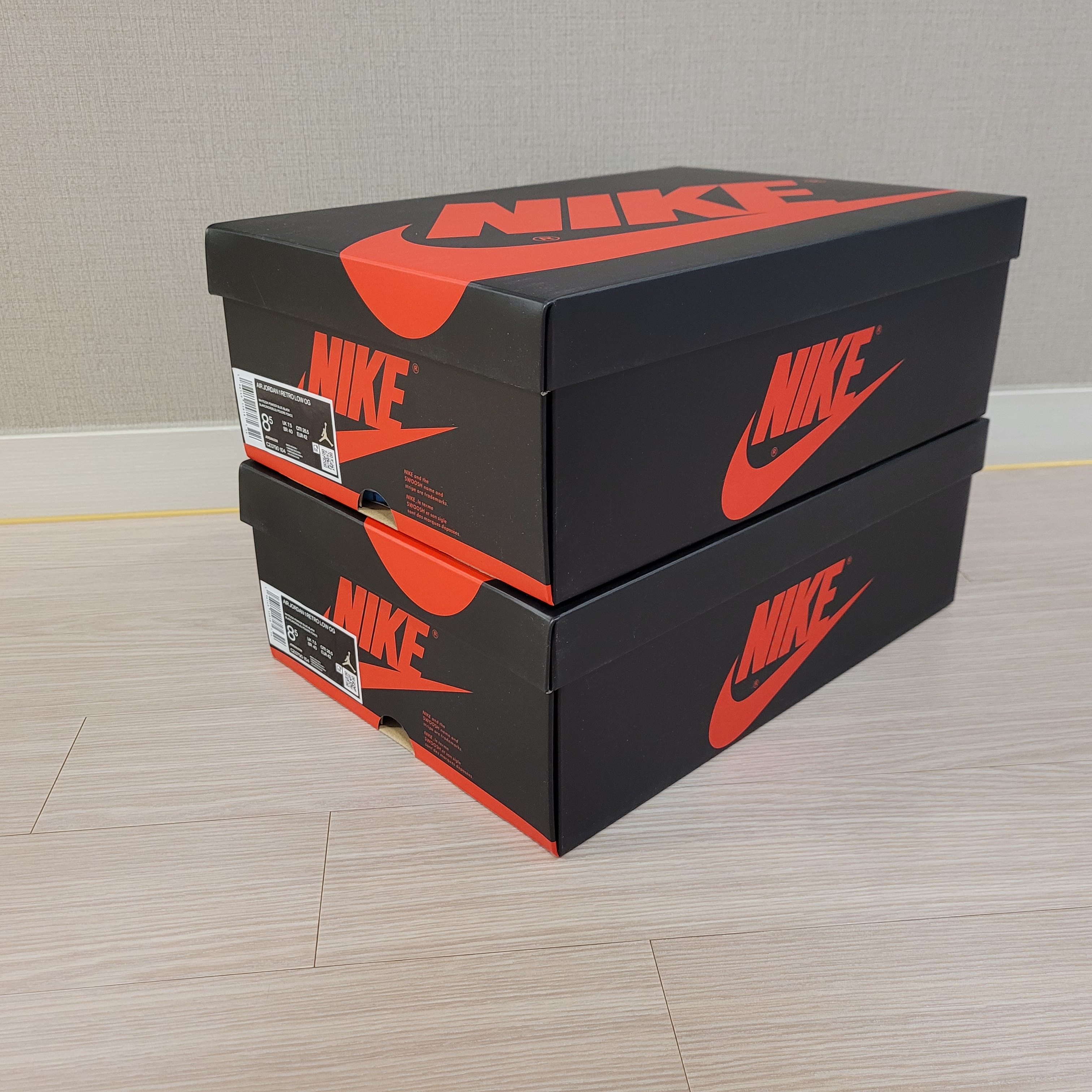 Jordan 1 Retro Low OG Black and Dark Powder Blue 착용 스타일 - 5