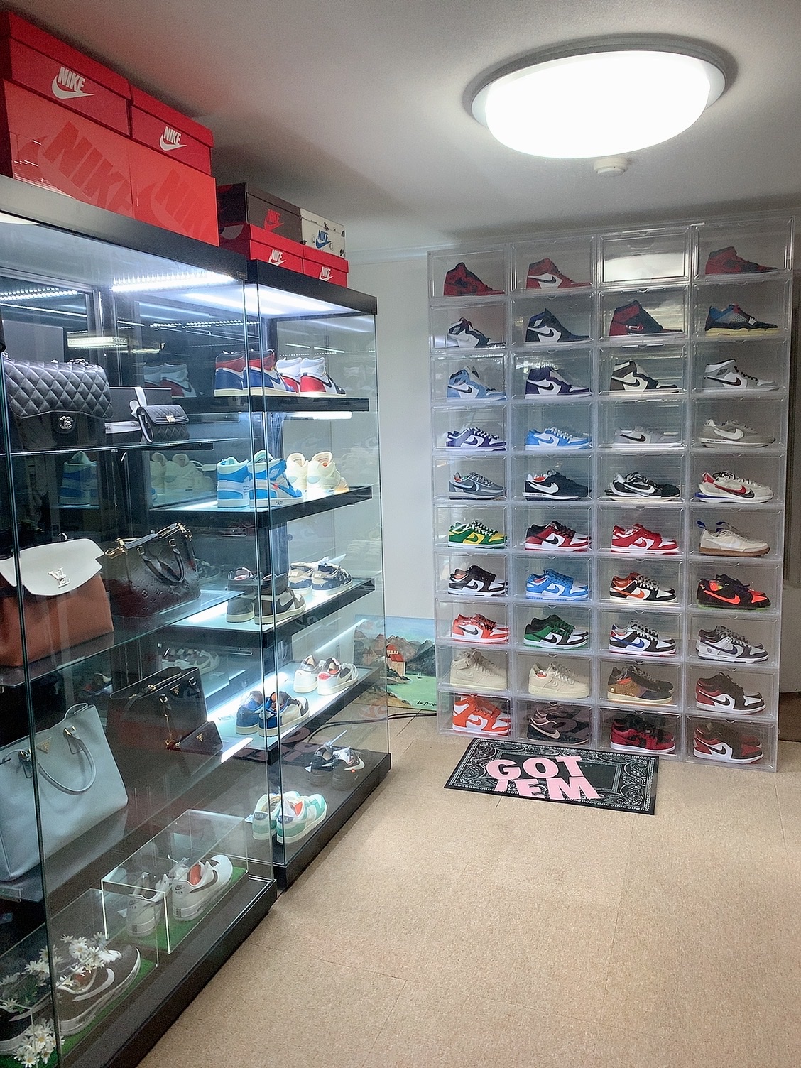 Jordan 1 x Travis Scott Retro Low OG SP Sail and Ridgerock, Jordan 1 x Travis Scott x Fragment Retro Low OG SP Military Blue 착용 스타일 - 1