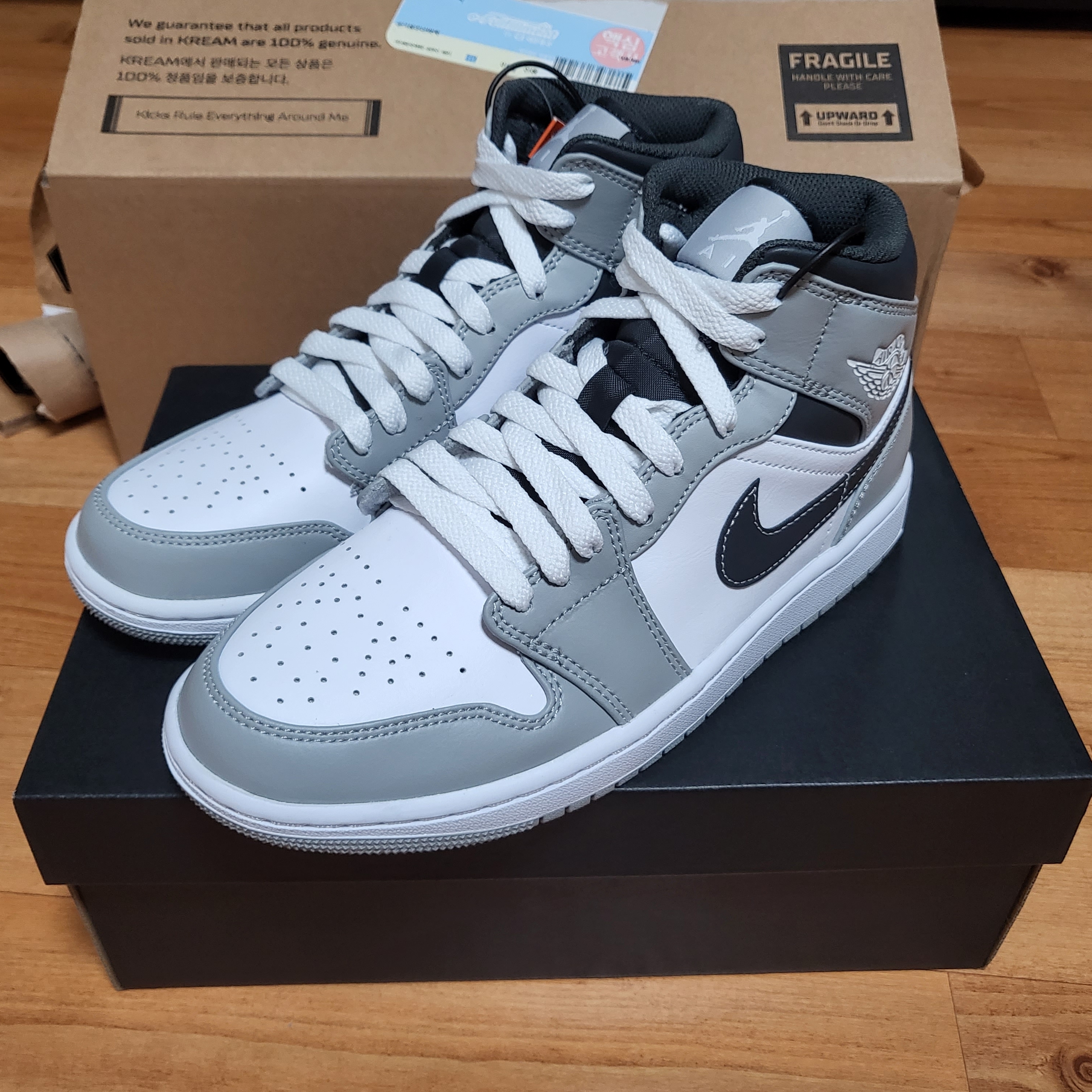 Jordan 1 Mid Light Smoke Grey Anthracite 착용 스타일