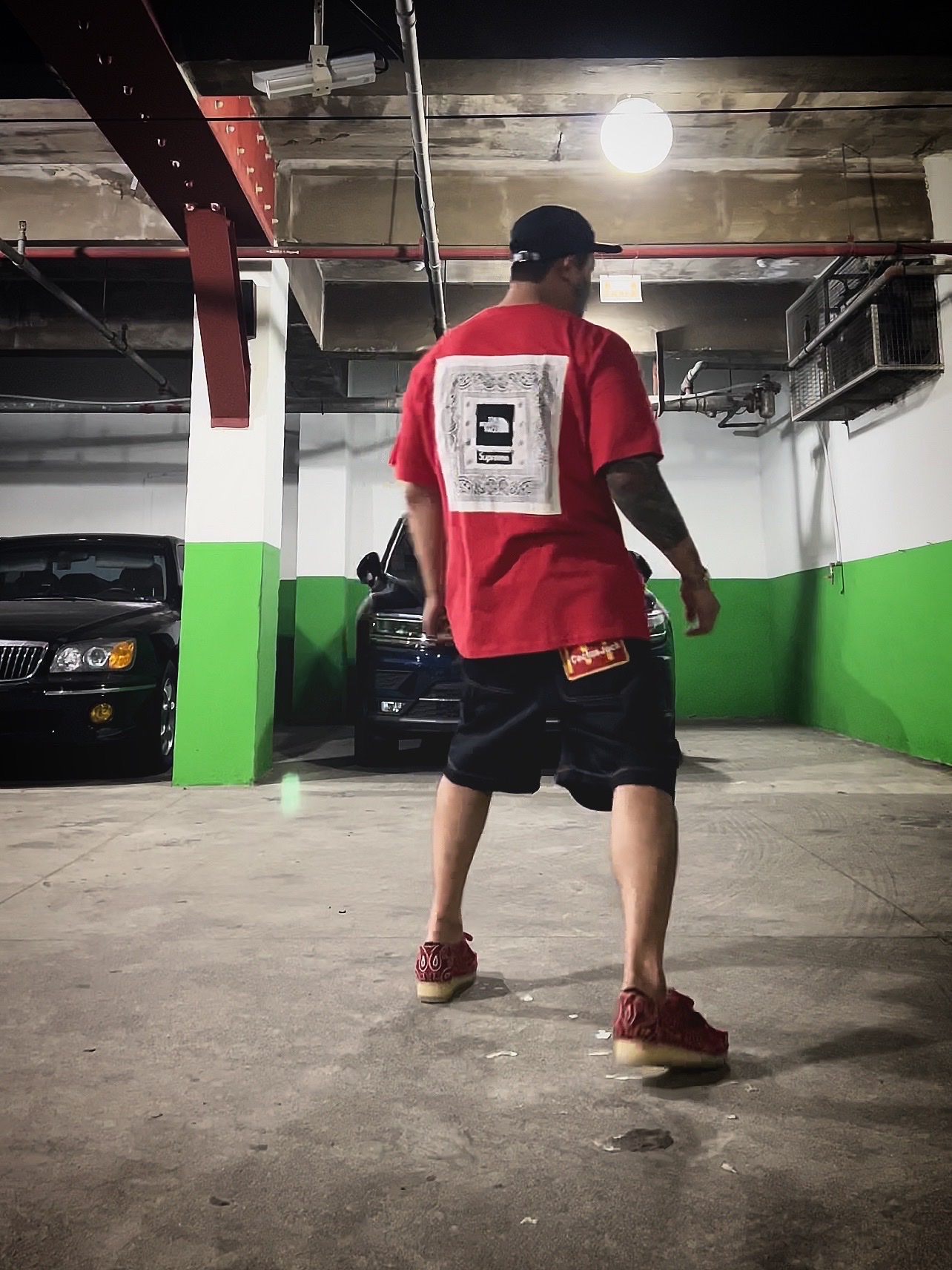 Supreme x The North Face Bandana T-Shirt Red - 22SS, Clarks x Supreme Wallabee Bandana Red 착용 스타일 - 2
