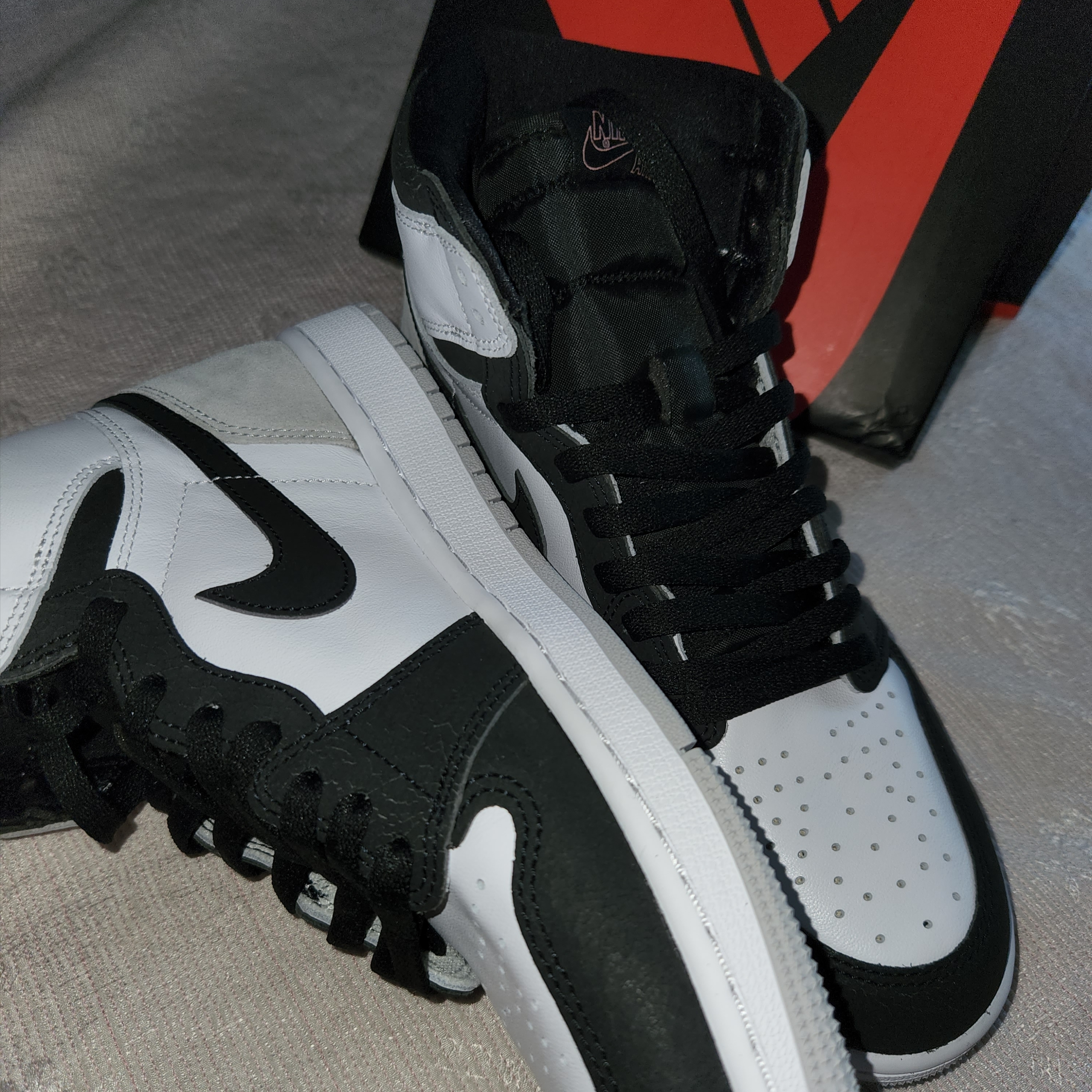 Jordan 1 Retro High OG Bleached Coral 착용 스타일 - 2