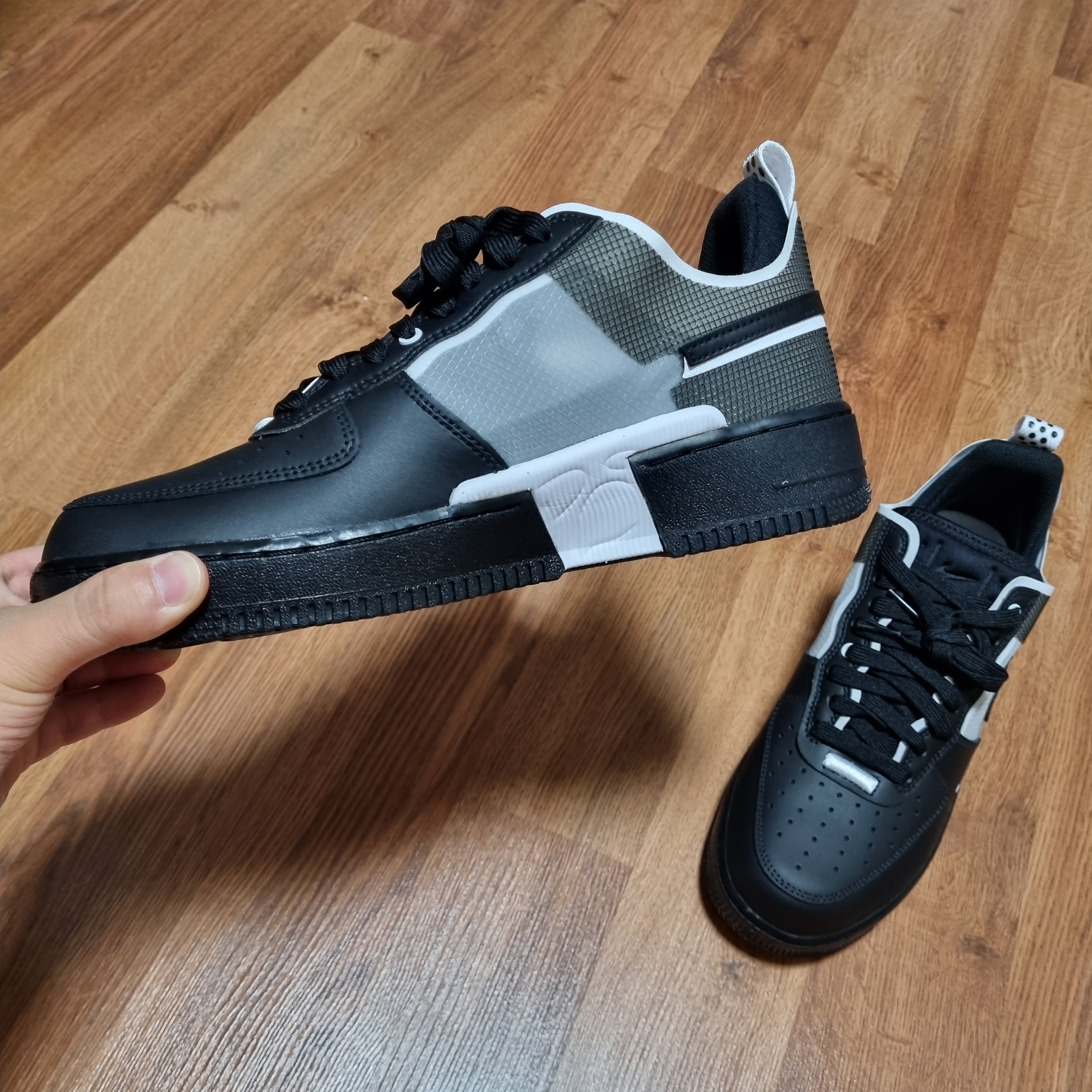 Nike Air Force 1 React Black White 착용 스타일 - 1
