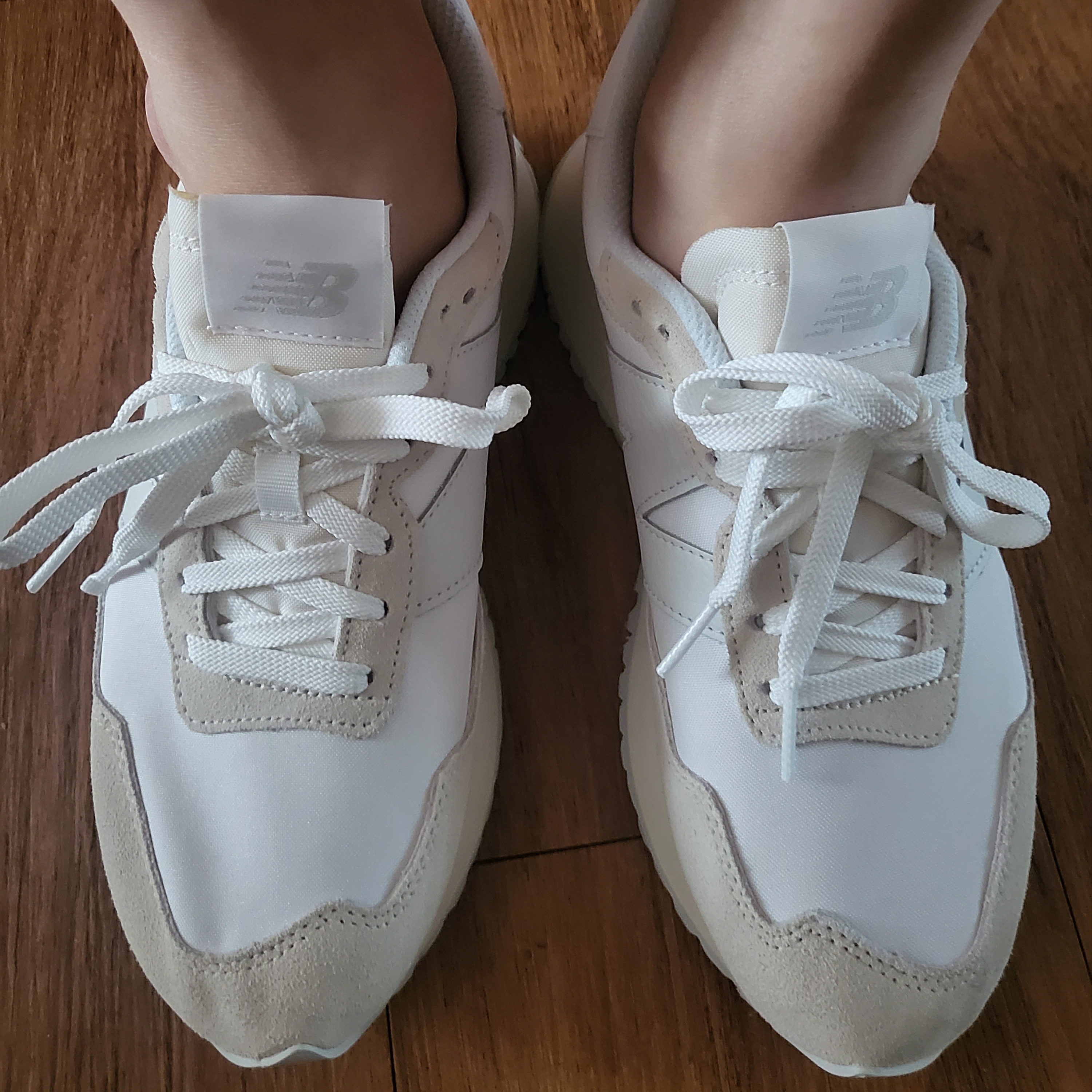 New Balance 237 Timberwolf Sand 착용 스타일 - 1