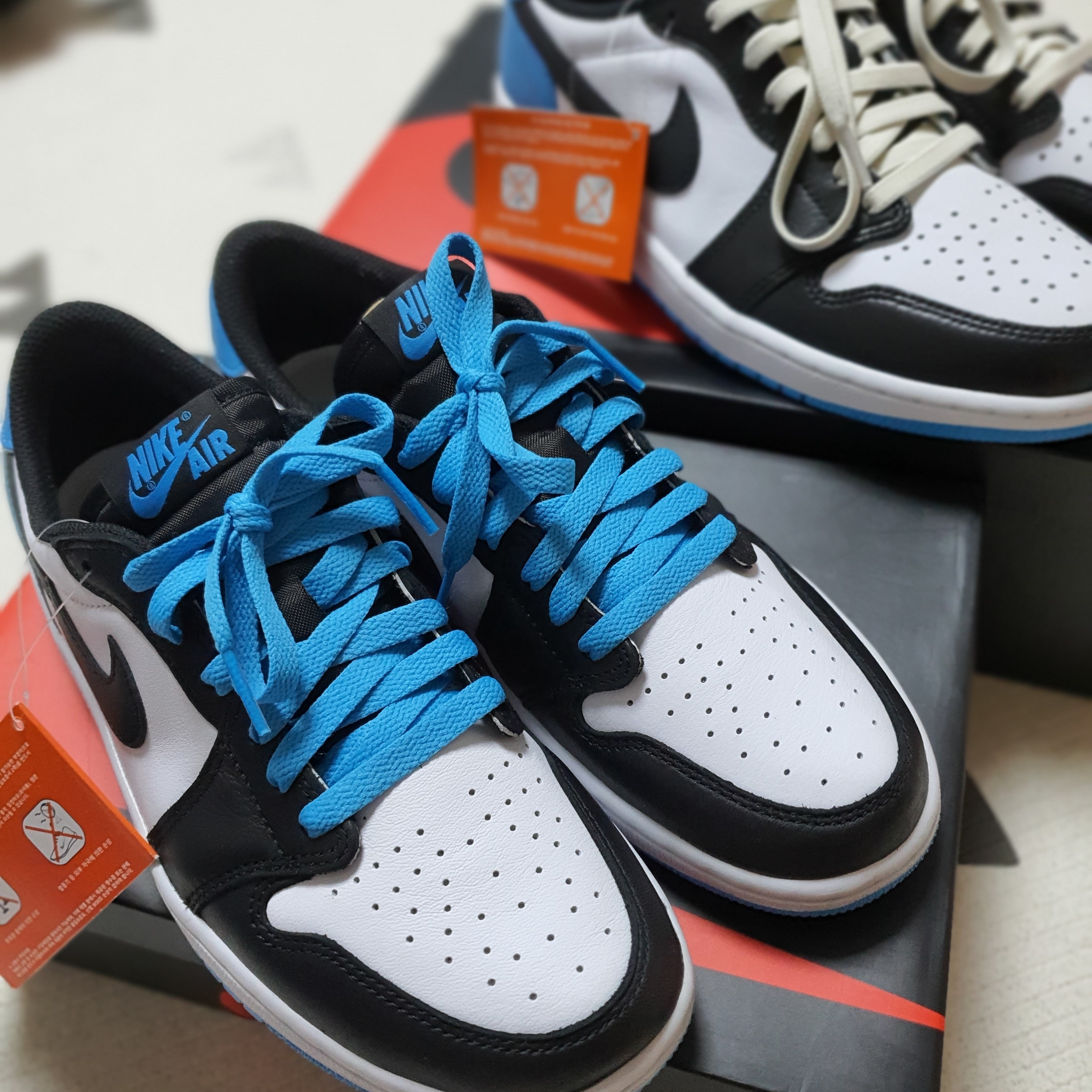 Jordan 1 Retro Low OG Black and Dark Powder Blue, (W) Jordan 1 Retro Low OG Black and Dark Powder Blue 착용 스타일 - 2