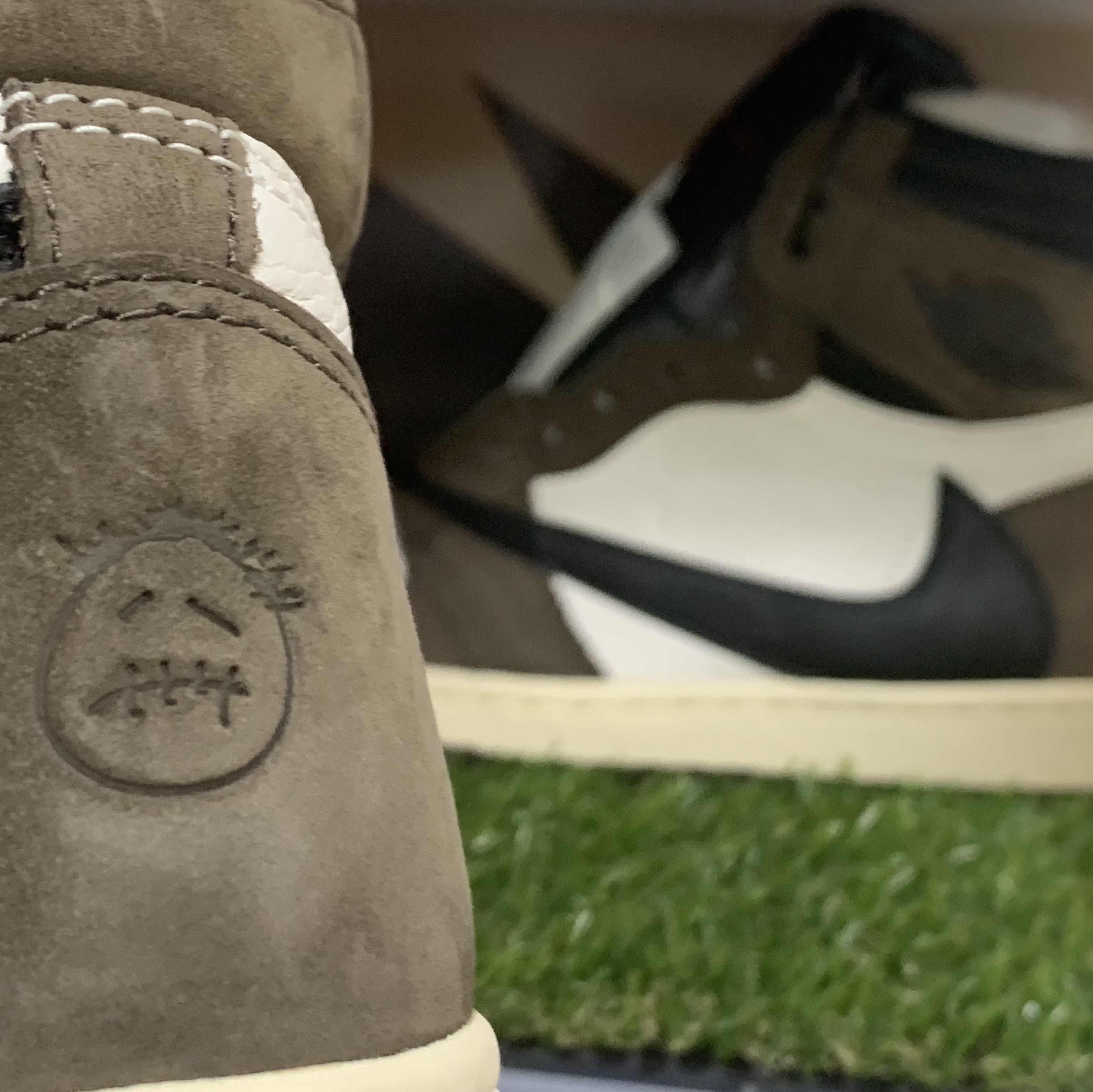 Jordan 1 x Travis Scott Retro High OG SP Mocha 착용 스타일