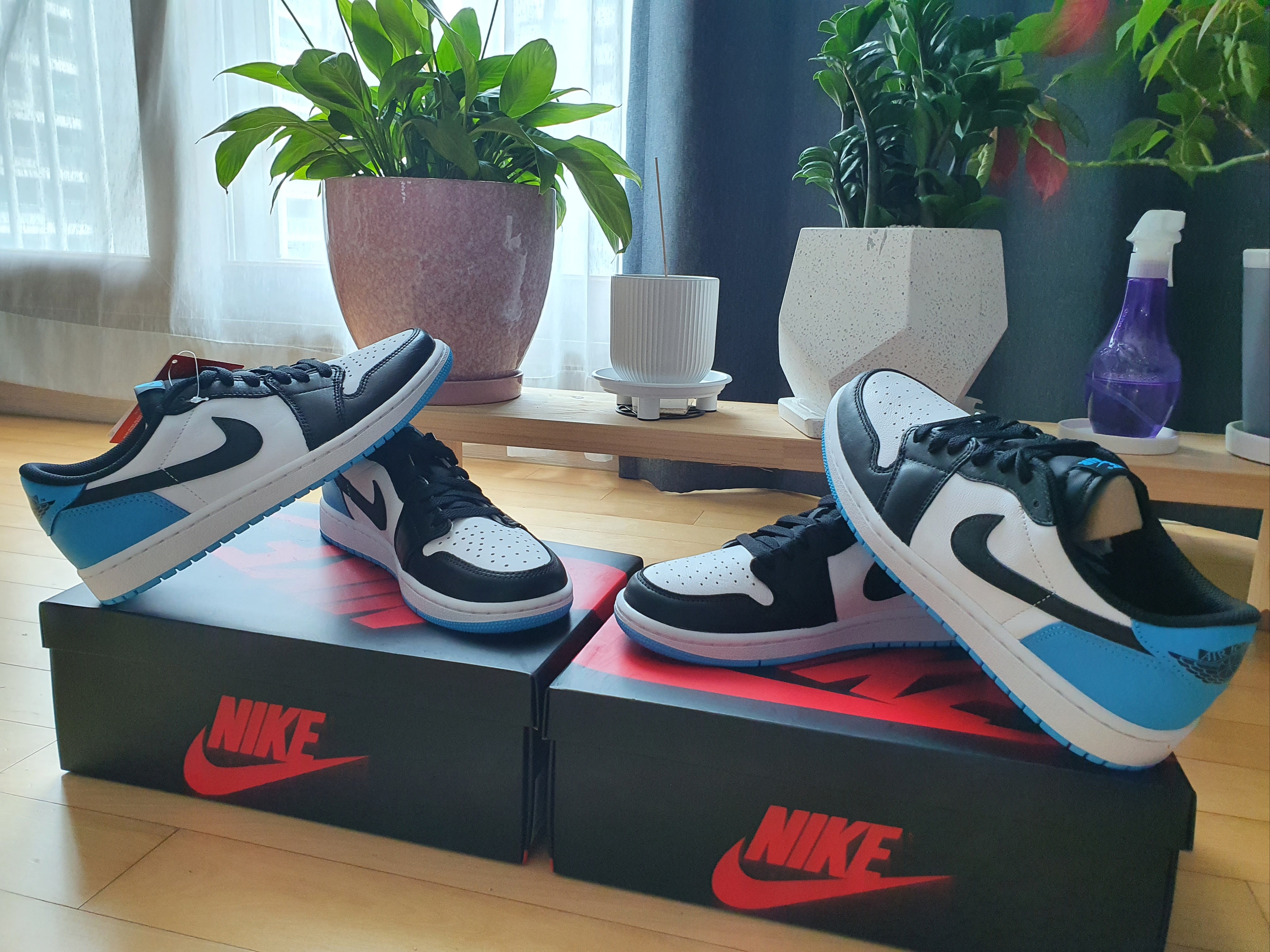 Jordan 1 Retro Low OG Black and Dark Powder Blue, (W) Jordan 1 Retro Low OG Black and Dark Powder Blue 착용 스타일