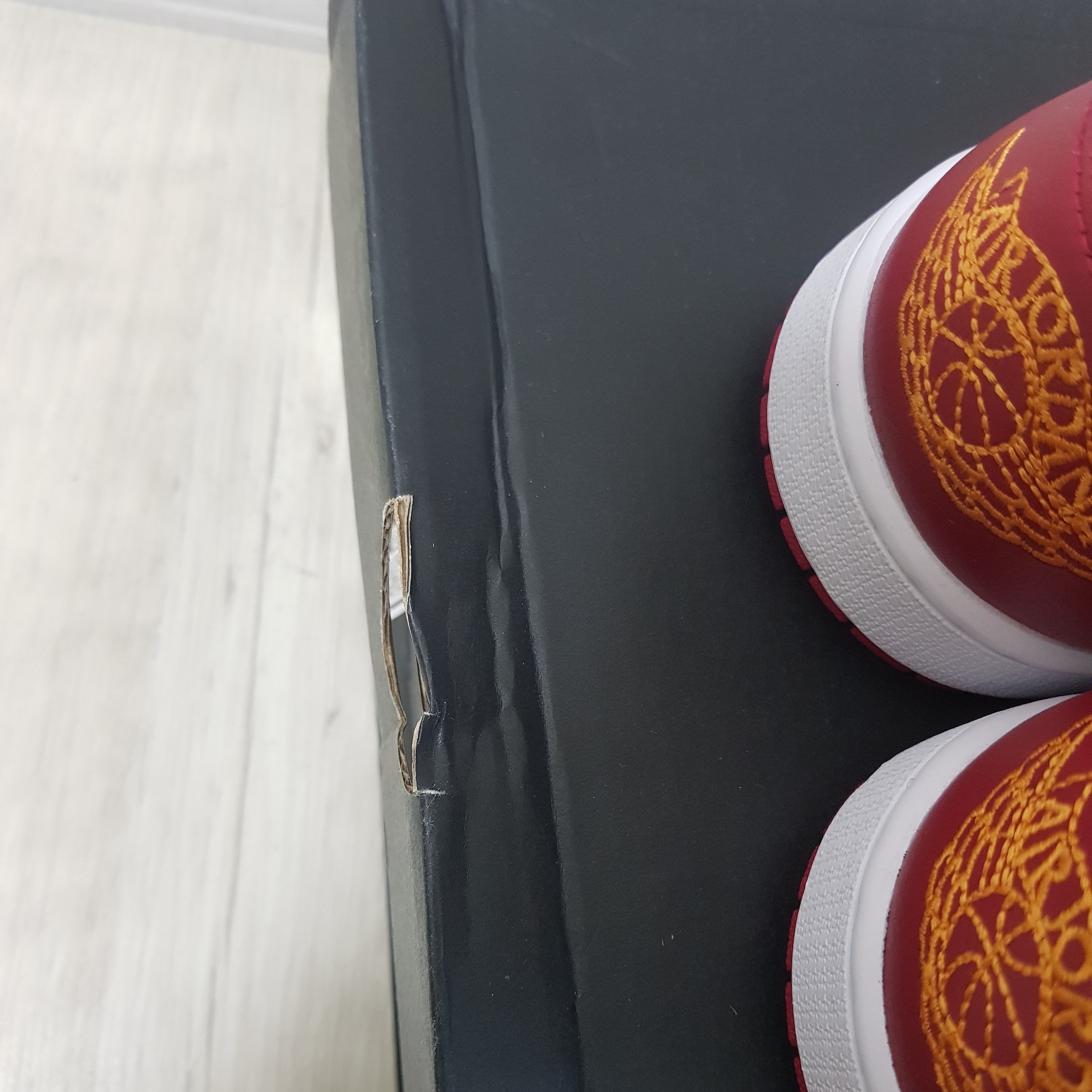 Jordan 1 Low Cardinal Red 착용 스타일 - 2
