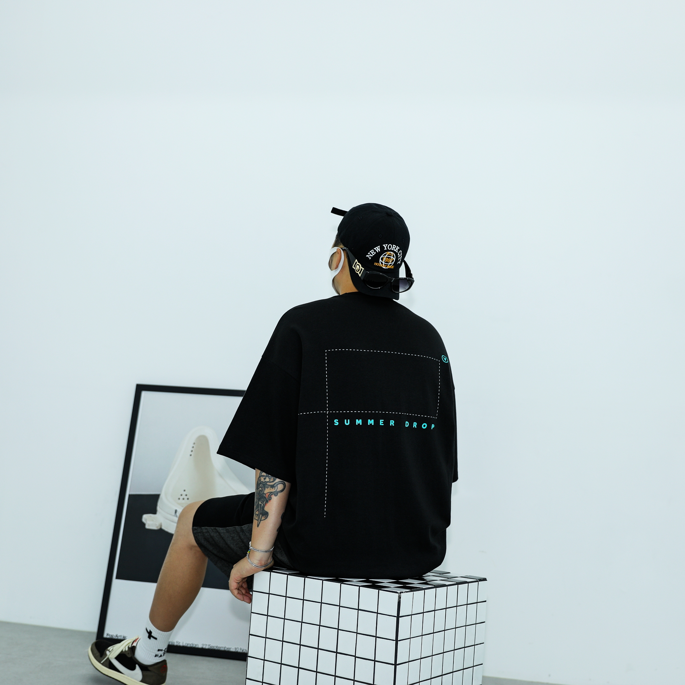 Jordan 1 x Travis Scott Retro Low OG SP Mocha 착용 스타일 - 1