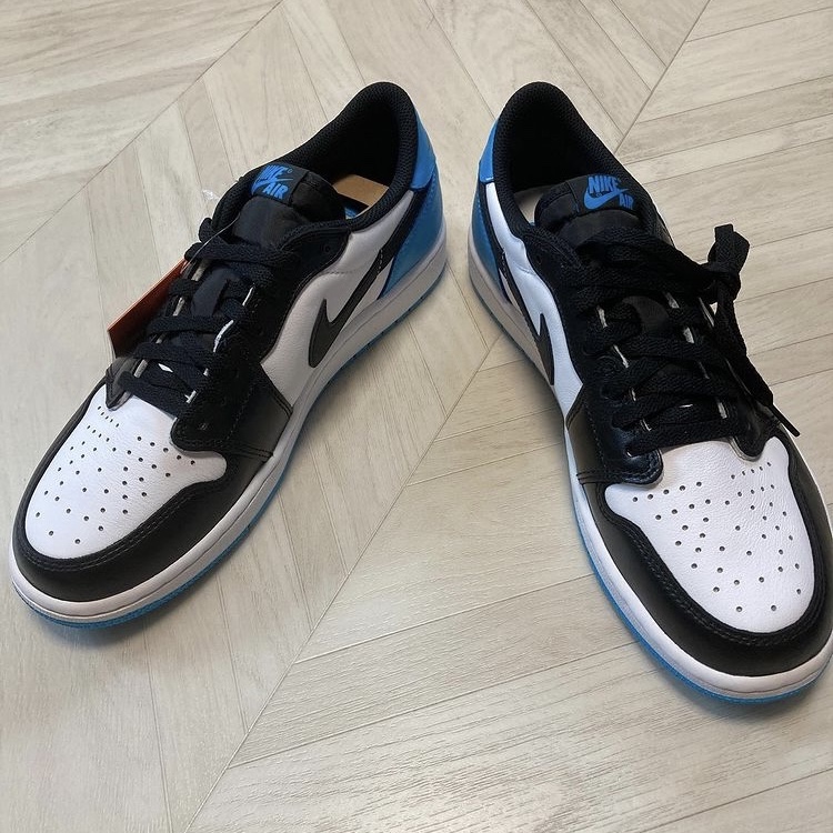 Jordan 1 Retro Low OG Black and Dark Powder Blue, (W) Jordan 1 Retro Low OG Black and Dark Powder Blue 착용 스타일 - 3