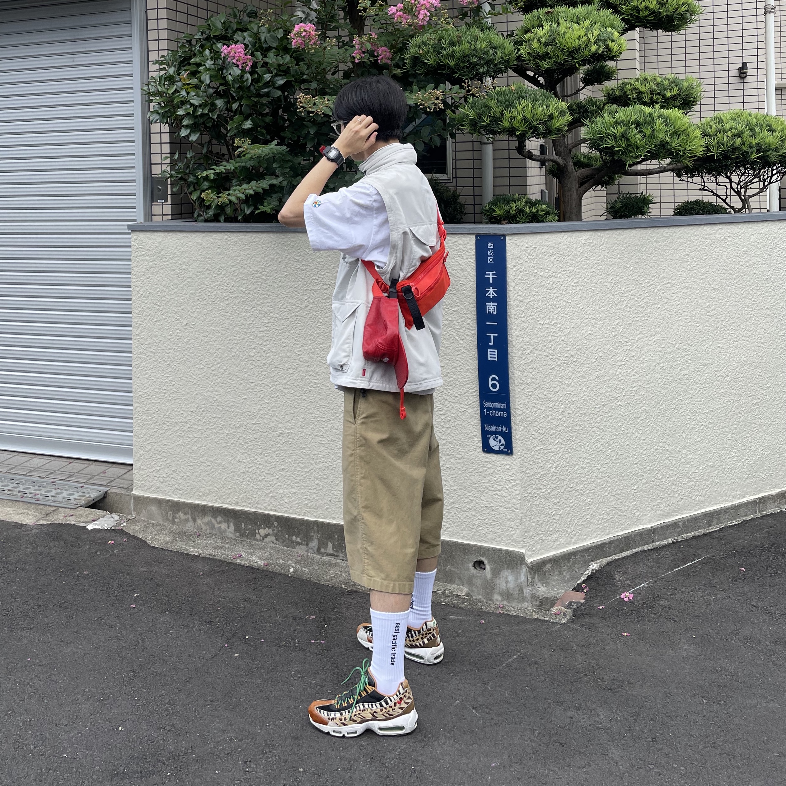 Supreme x The North Face Trekking Convertible Jacket Stone - 22SS 착용 스타일 - 3