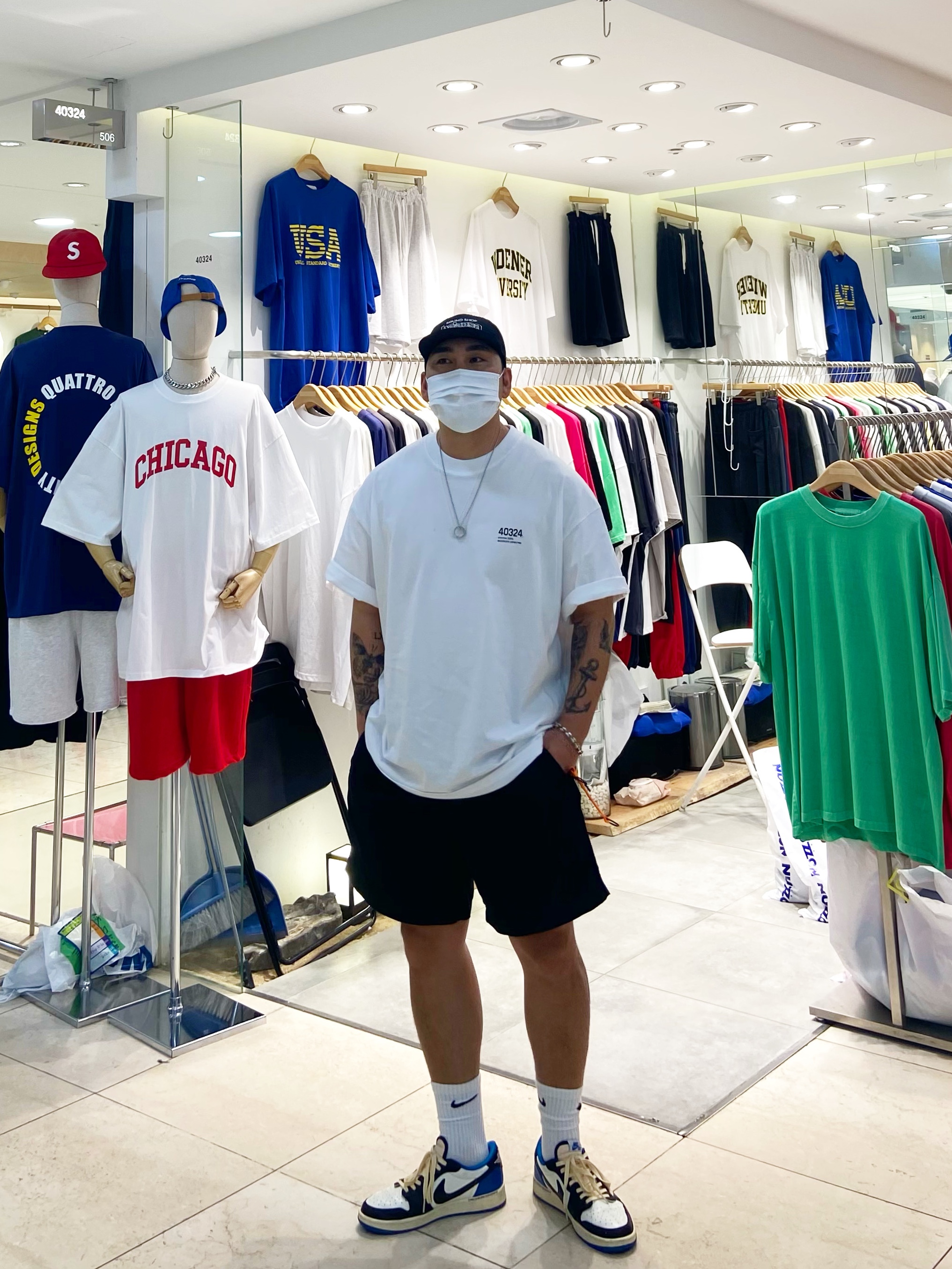 Jordan 1 x Travis Scott x Fragment Retro Low OG SP Military Blue, Nike NRG ACG Trail Shorts Black Anthracite - Asia 착용 스타일