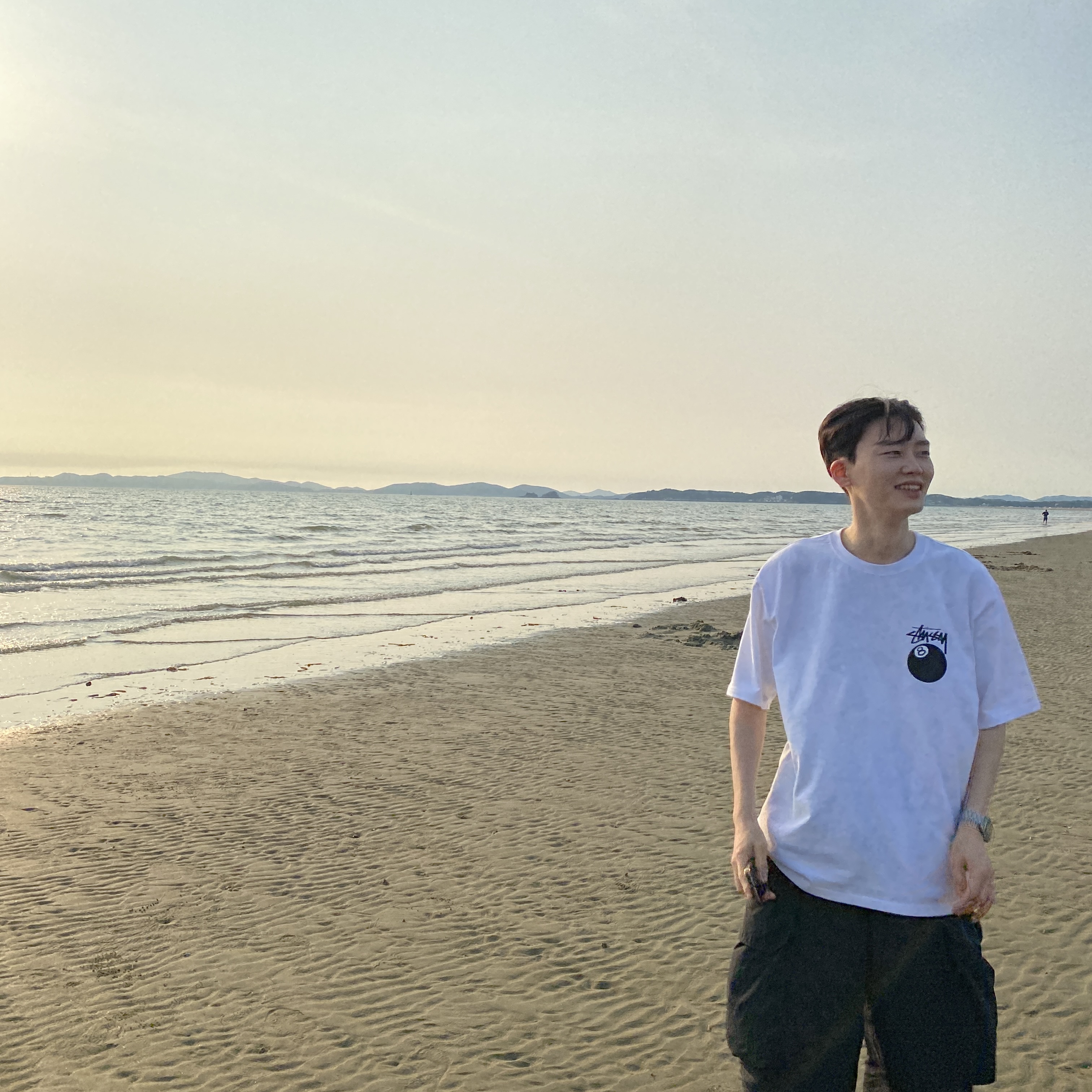 Stussy 8 Ball T-Shirt White - 22SS, Apple Watch Nike SE 44mm GPS Space Gray Aluminum Case with Nike Sport Band Anthracite Black (Korean Ver.) 착용 스타일 - 1