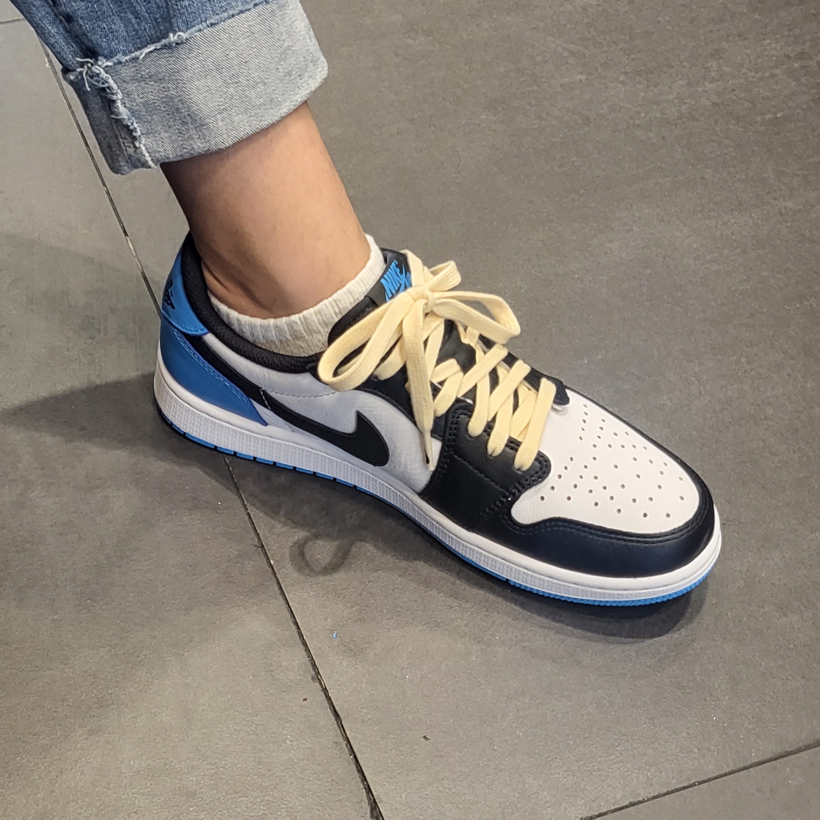 Jordan 1 Retro Low OG Black and Dark Powder Blue, (W) Jordan 1 Retro Low OG Black and Dark Powder Blue 착용 스타일 - 2