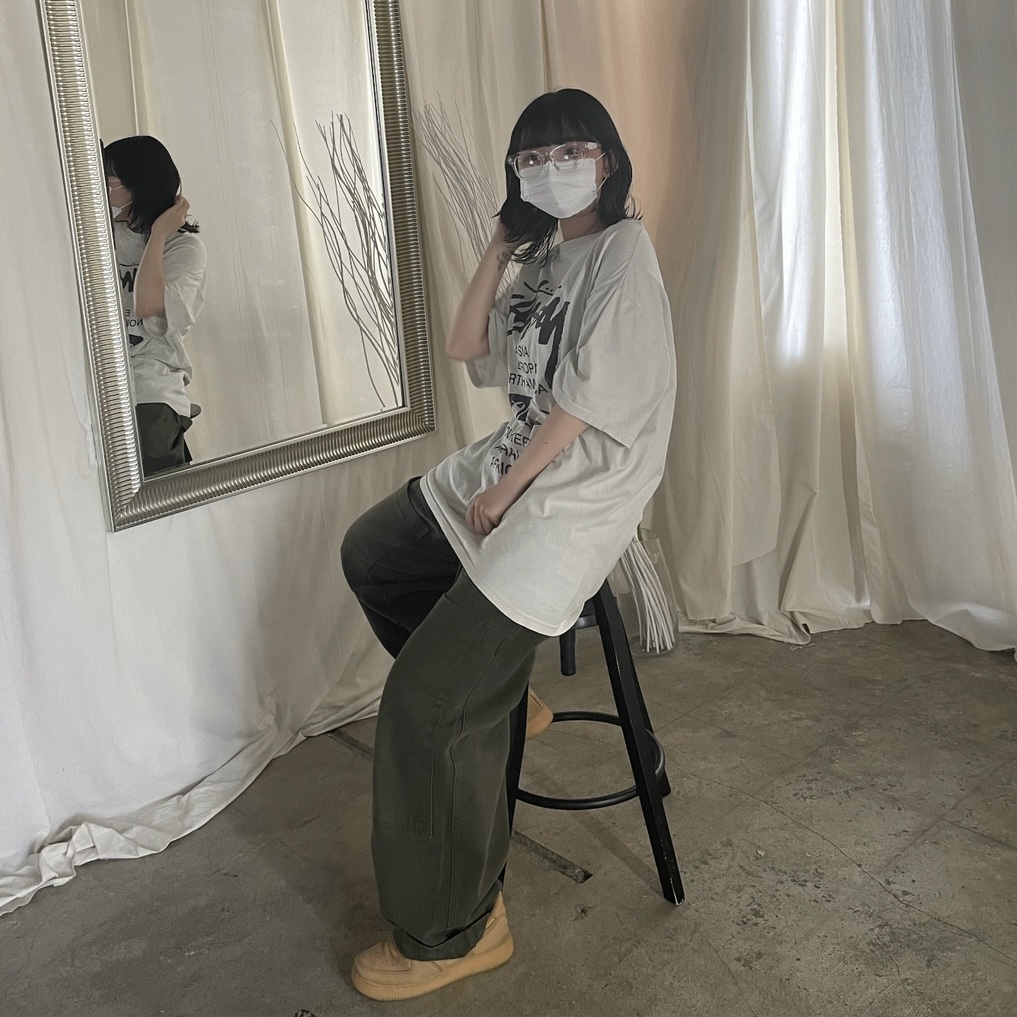 Nike Air Force 1 '07 WB Flax, Stussy World Tour T-Shirt White 착용 스타일 - 2