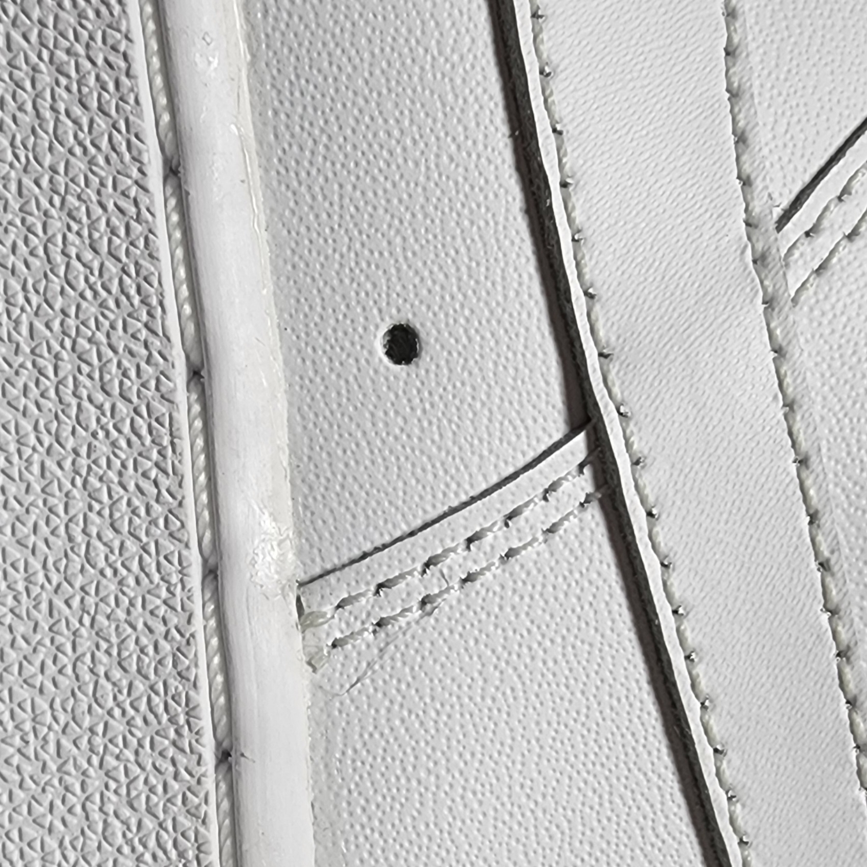 Nike Air Force 1 '07 Low White 착용 스타일 - 2