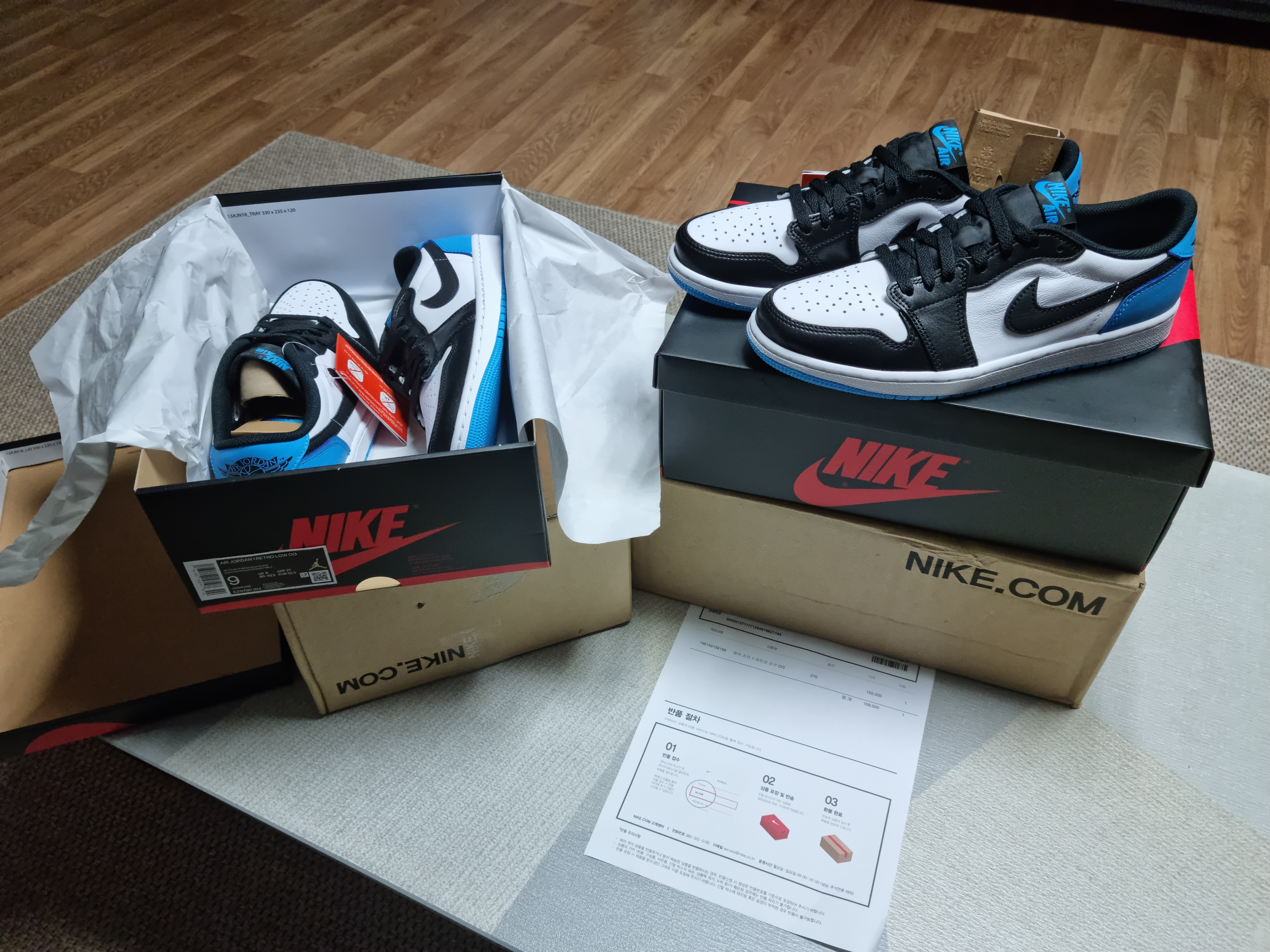 Jordan 1 Retro Low OG Black and Dark Powder Blue 착용 스타일