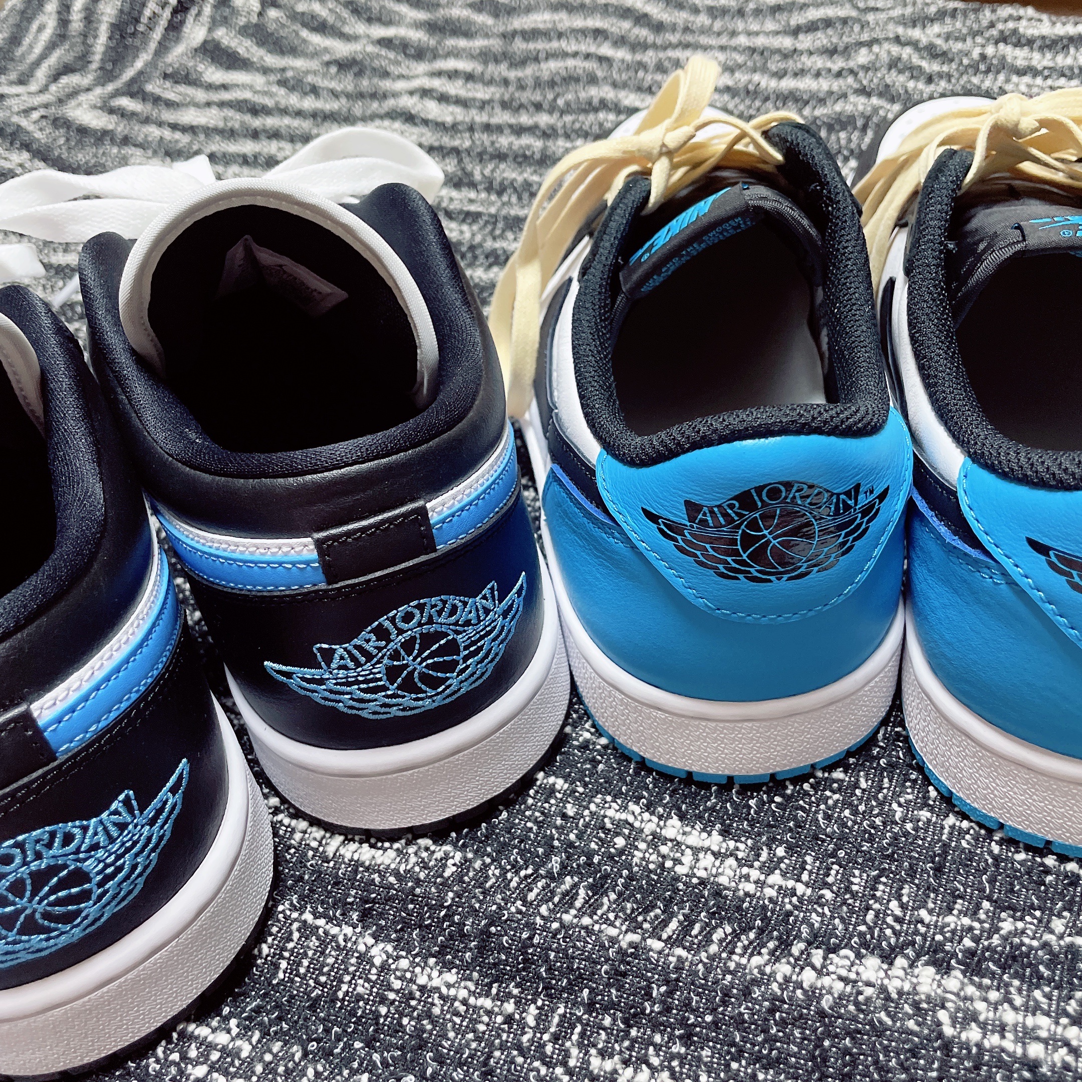 (W) Jordan 1 Retro Low OG Black and Dark Powder Blue, (W) Jordan 1 Low Black University Blue 착용 스타일 - 2