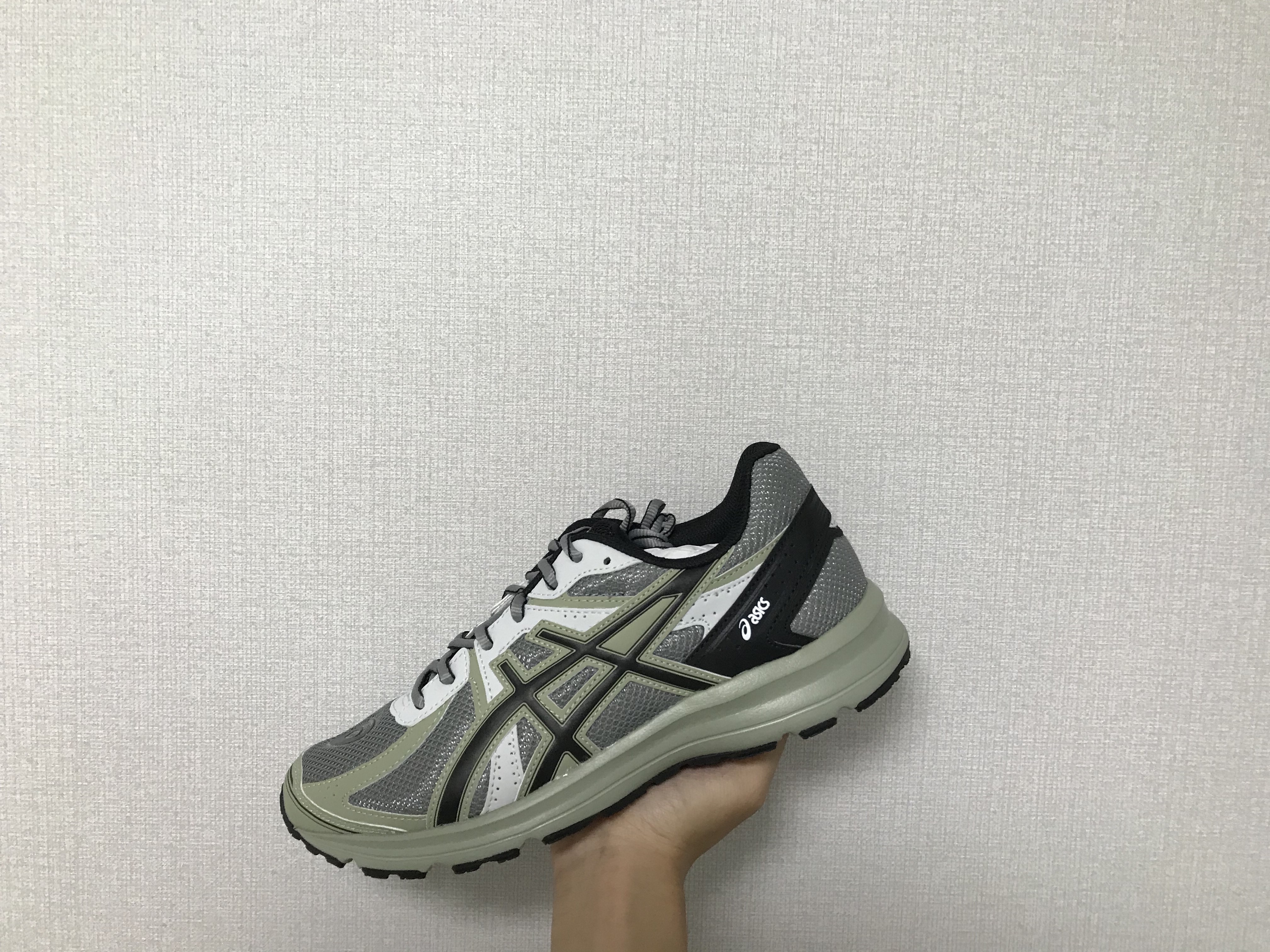 Asics Jog 100 S Sheet Rock - 2E Wide, Asics x I4P Gel-1130 Glacier Grey Mink 착용 스타일 - 2