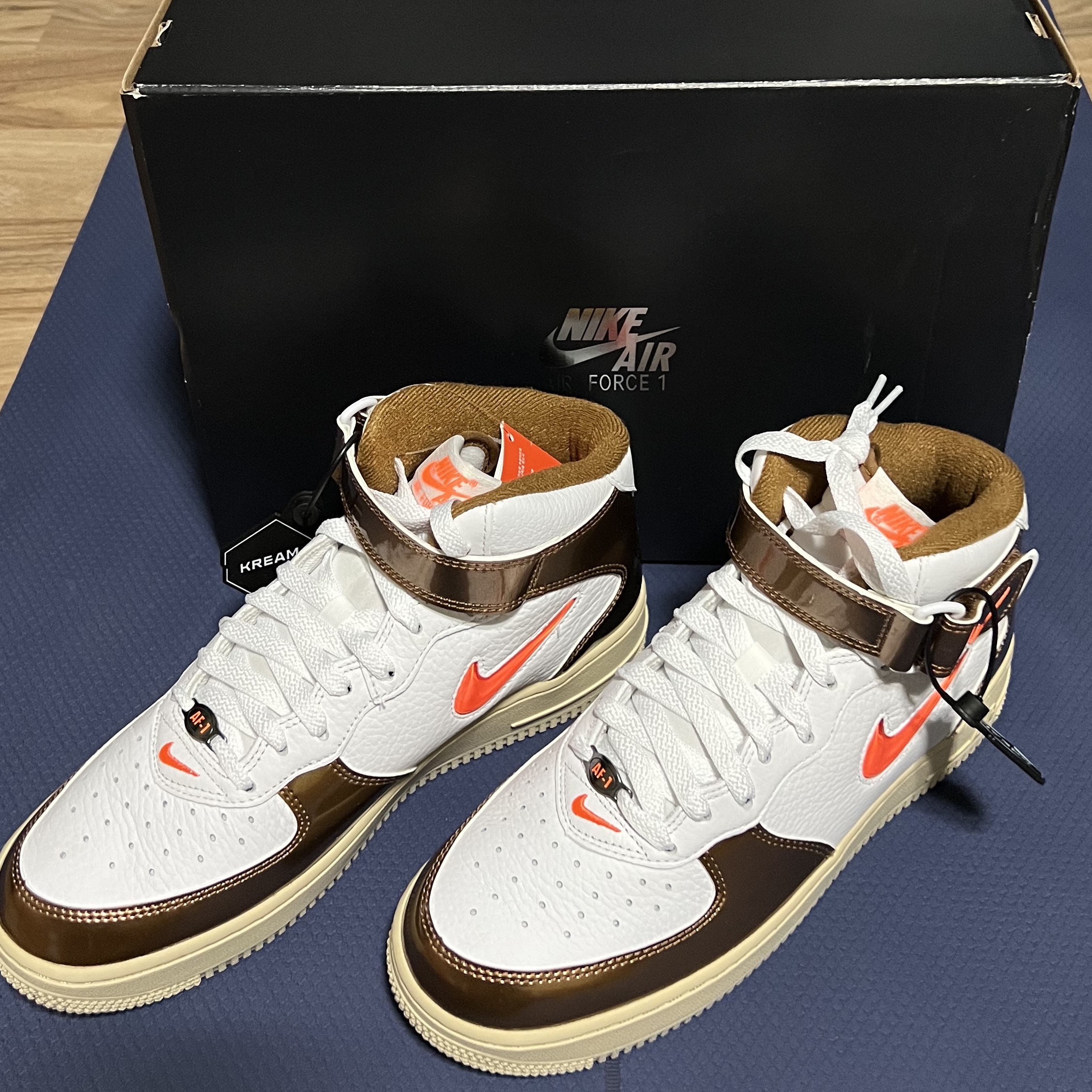 Nike Air Force 1 Mid QS Ale Brown 착용 스타일 - 1