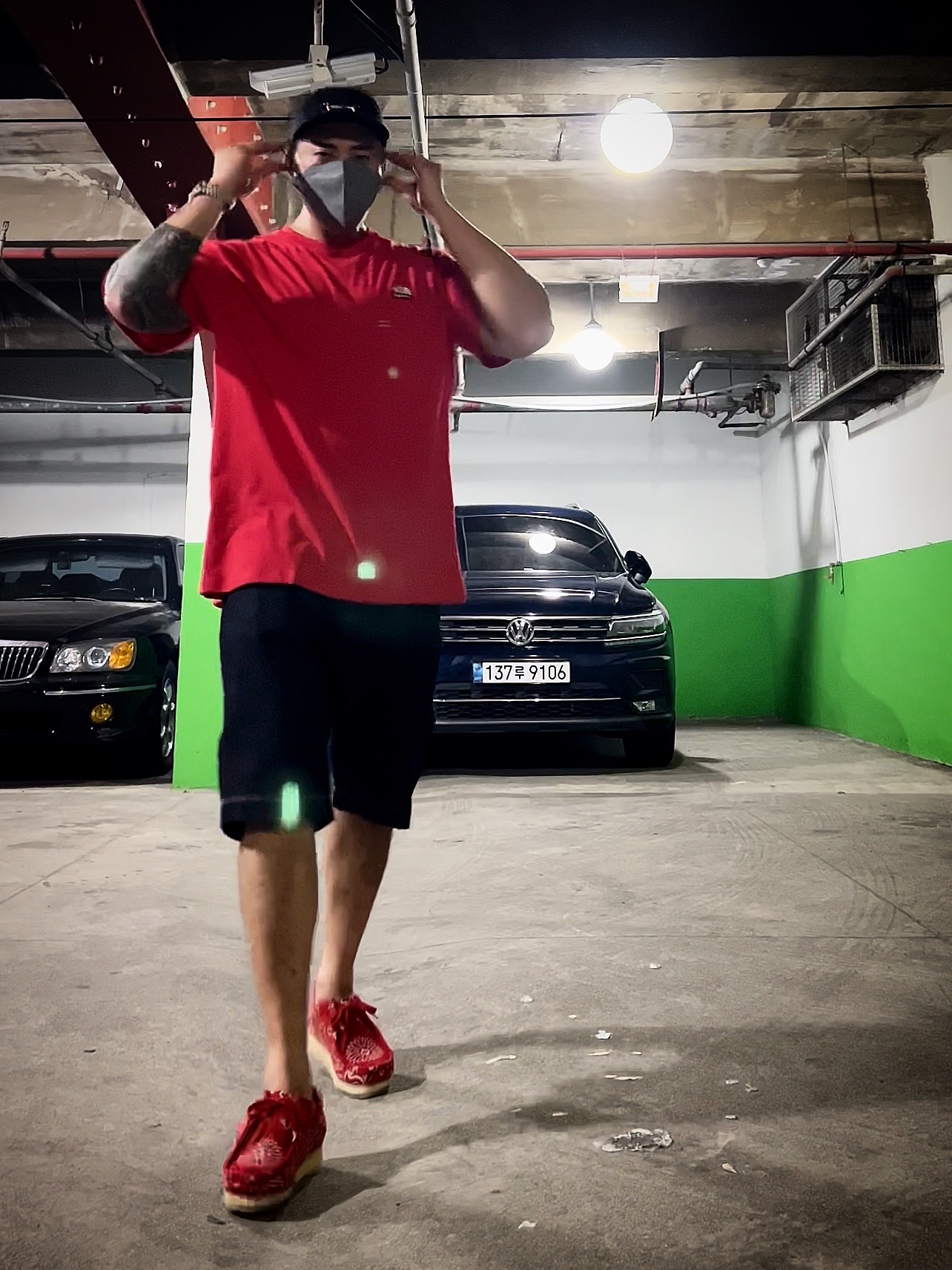 Supreme x The North Face Bandana T-Shirt Red - 22SS, Clarks x Supreme Wallabee Bandana Red 착용 스타일 - 3