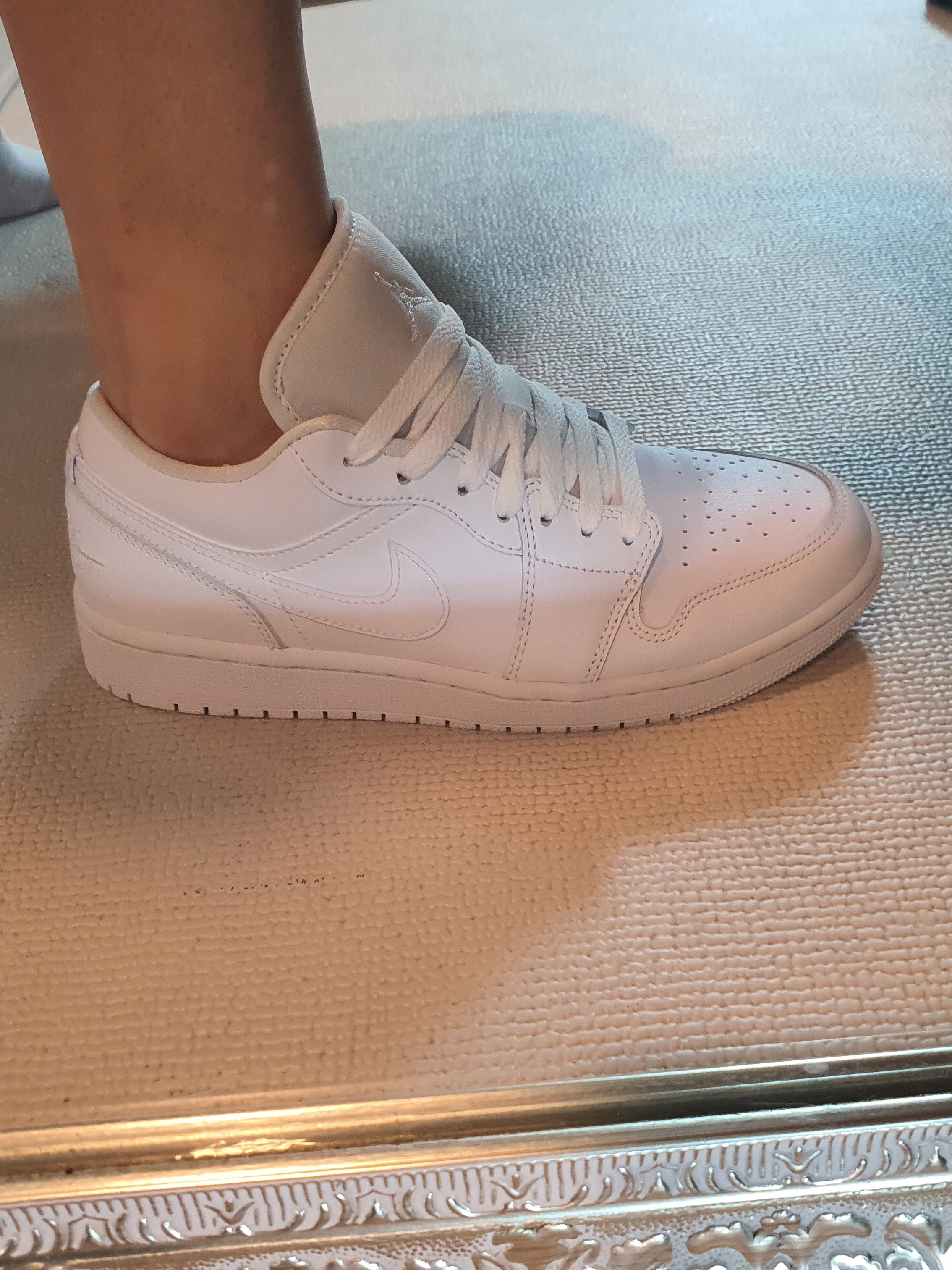 (W) Jordan 1 Low Triple White 2022 착용 스타일