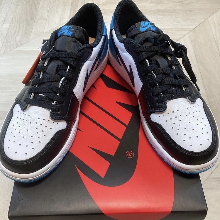 Jordan 1 Retro Low OG Black and Dark Powder Blue, (W) Jordan 1 Retro Low OG Black and Dark Powder Blue 착용 스타일 - 1